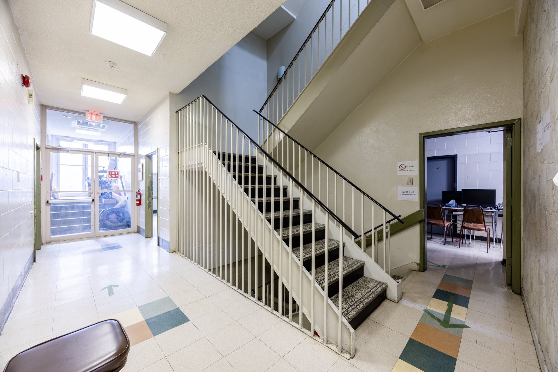 









690


Boul. Crémazie E.

,
Montréal (Villeray/Saint-Michel/Parc-Extension),




QC
H2P1E9

