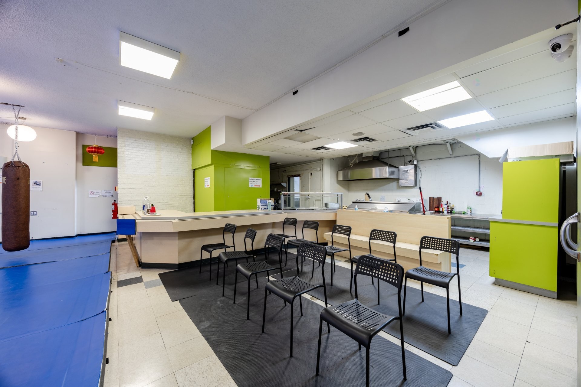 









690


Boul. Crémazie E.

,
Montréal (Villeray/Saint-Michel/Parc-Extension),




QC
H2P1E9

