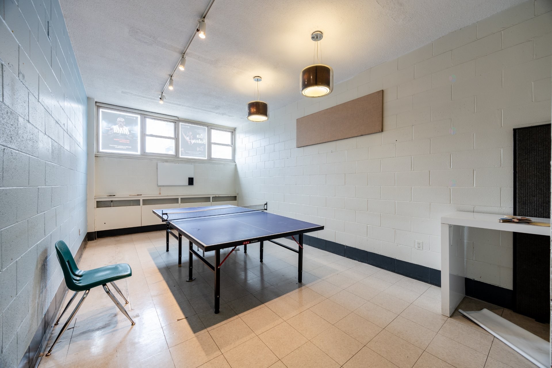 









690


Boul. Crémazie E.

,
Montréal (Villeray/Saint-Michel/Parc-Extension),




QC
H2P1E9

