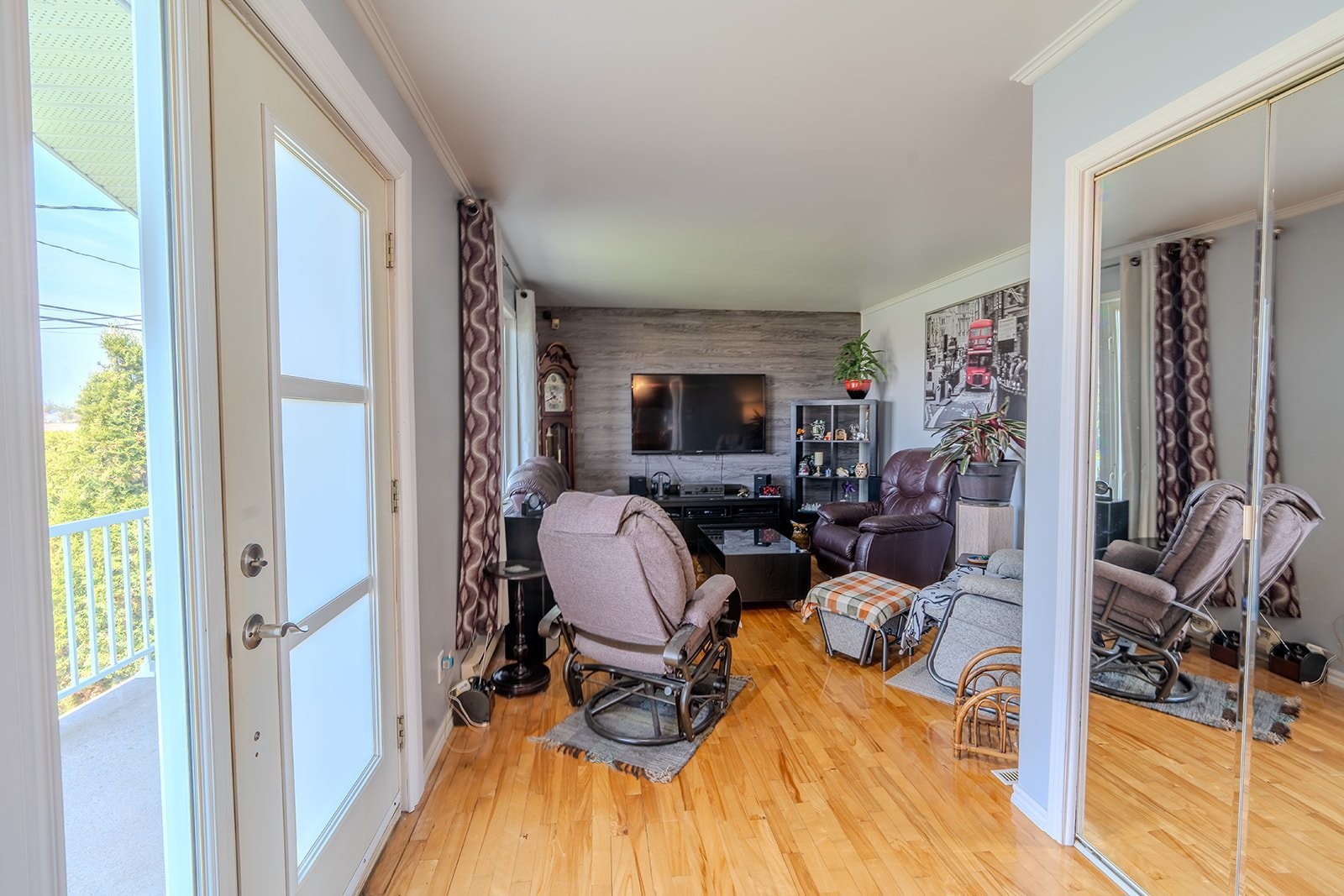 









189


Rue Principale

,
La Visitation-de-l'Île-Dupas,




QC
J0K2P0

