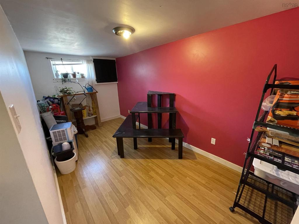 












343 Salmon River Road

,
Valley,




NS
B6L 4E6

