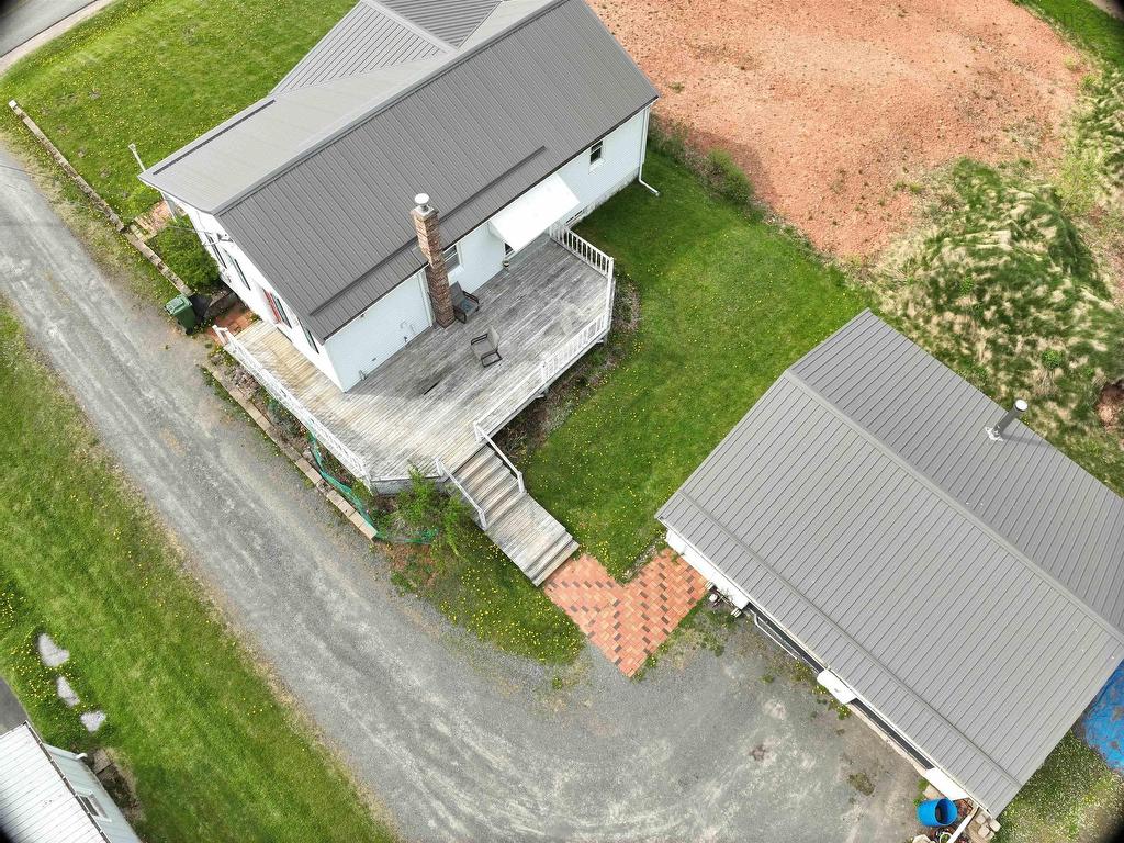 












343 Salmon River Road

,
Valley,




NS
B6L 4E6

