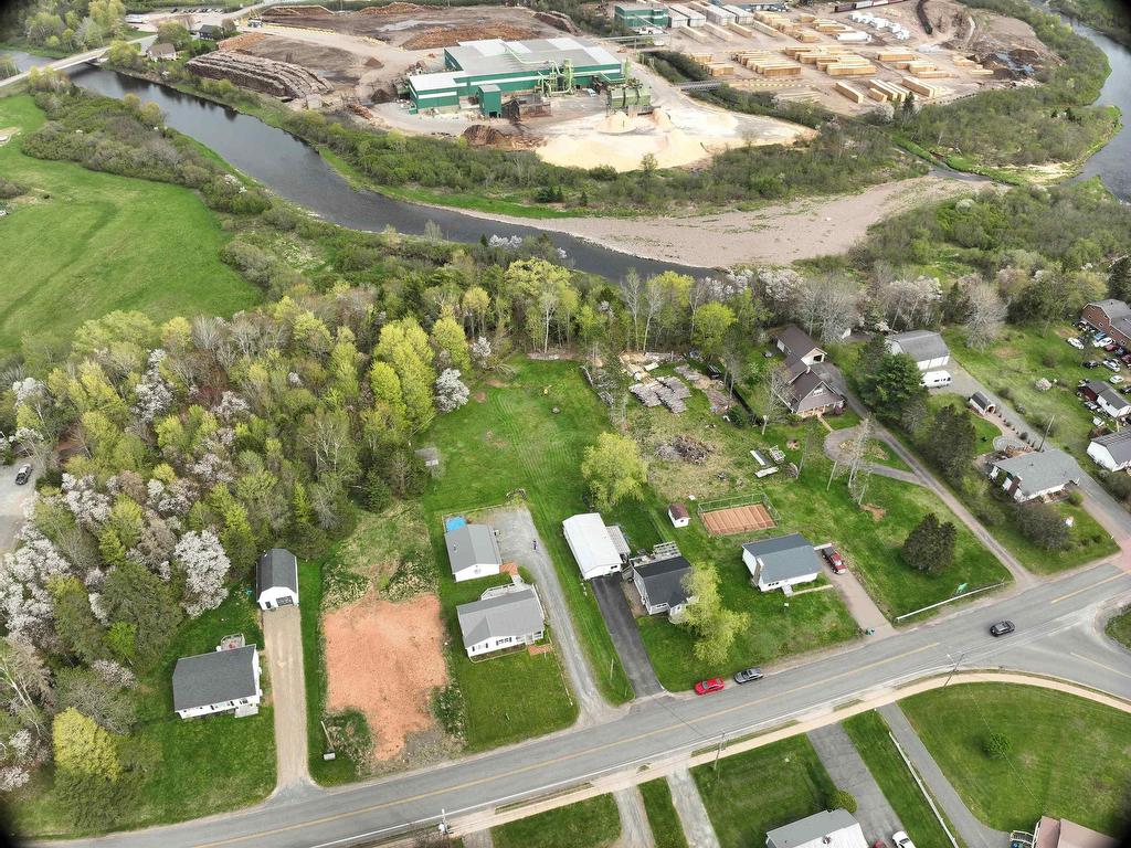 












343 Salmon River Road

,
Valley,




NS
B6L 4E6

