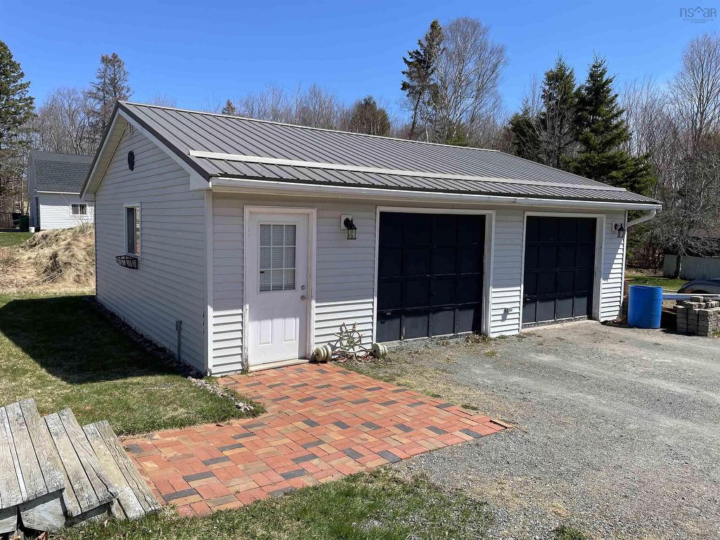 












343 Salmon River Road

,
Valley,




NS
B6L 4E6

