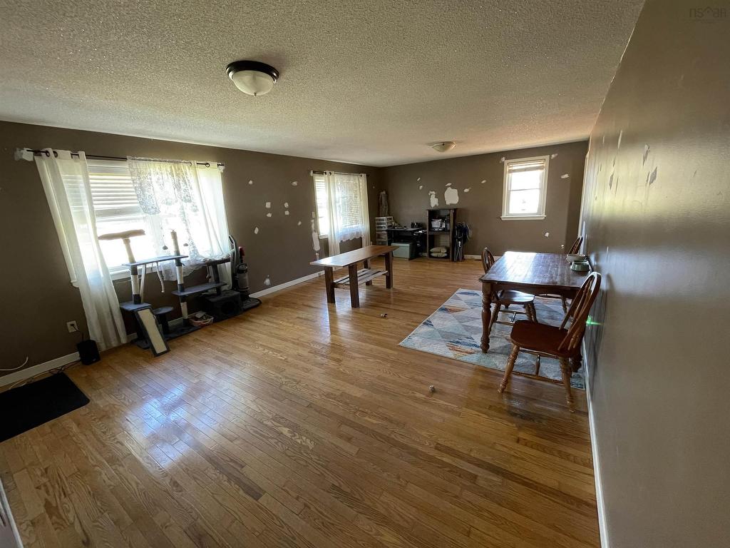 












343 Salmon River Road

,
Valley,




NS
B6L 4E6

