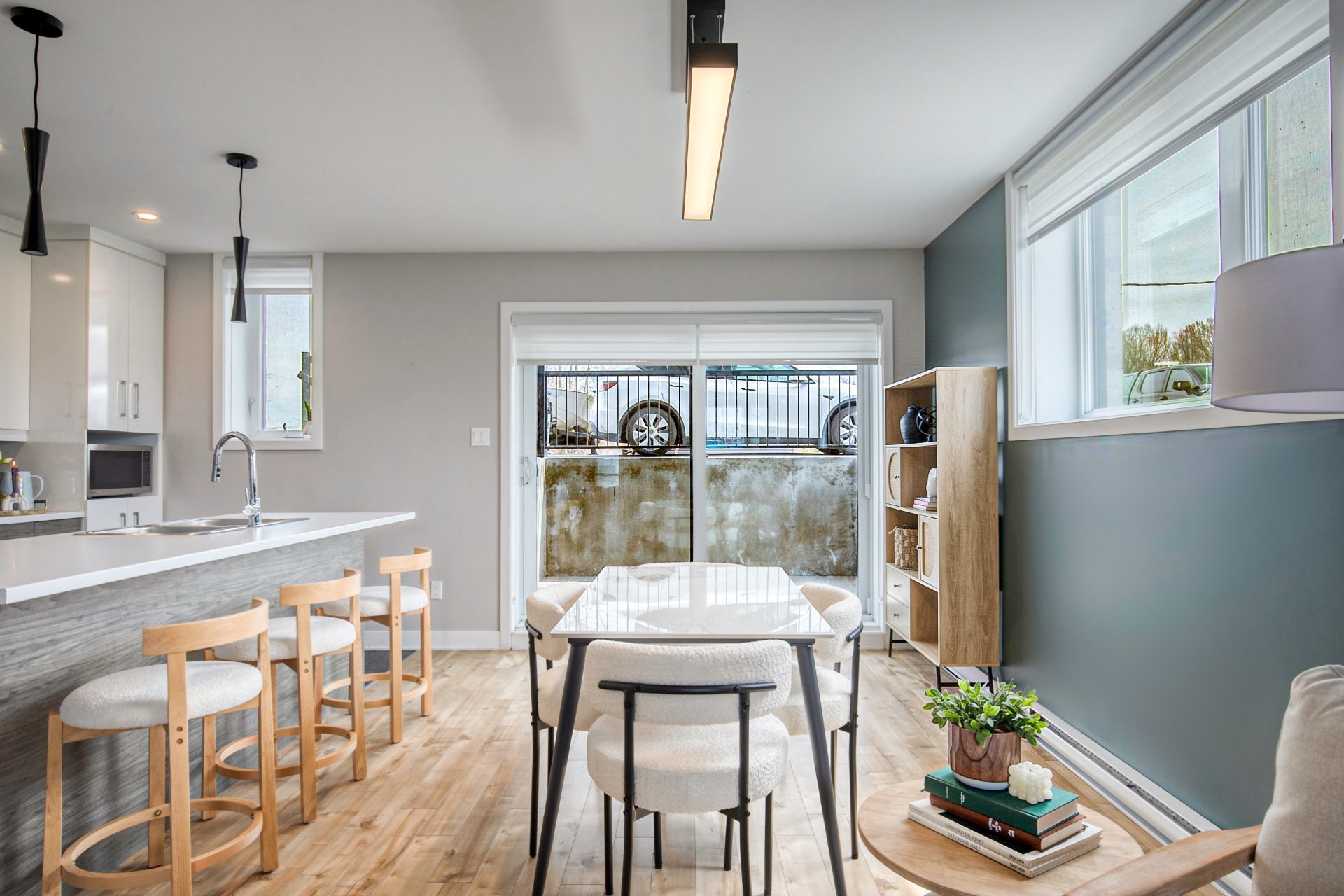 









120


Rue Bella

,
Saint-Jean-sur-Richelieu,




QC
J2X4Y6

