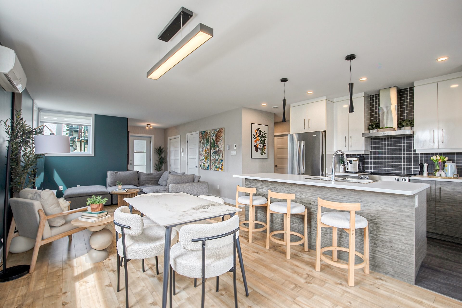 









120


Rue Bella

,
Saint-Jean-sur-Richelieu,




QC
J2X4Y6

