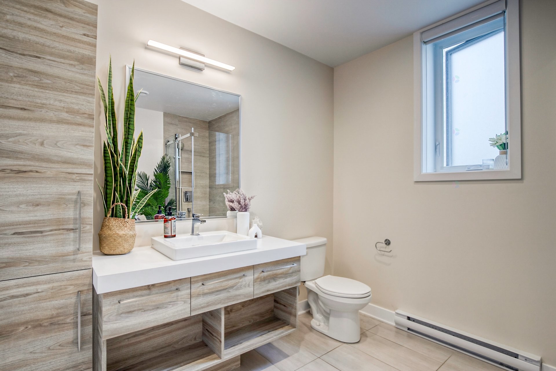 









120


Rue Bella

,
Saint-Jean-sur-Richelieu,




QC
J2X4Y6

