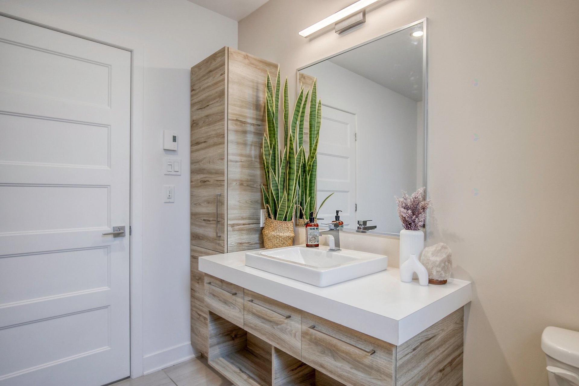 









120


Rue Bella

,
Saint-Jean-sur-Richelieu,




QC
J2X4Y6

