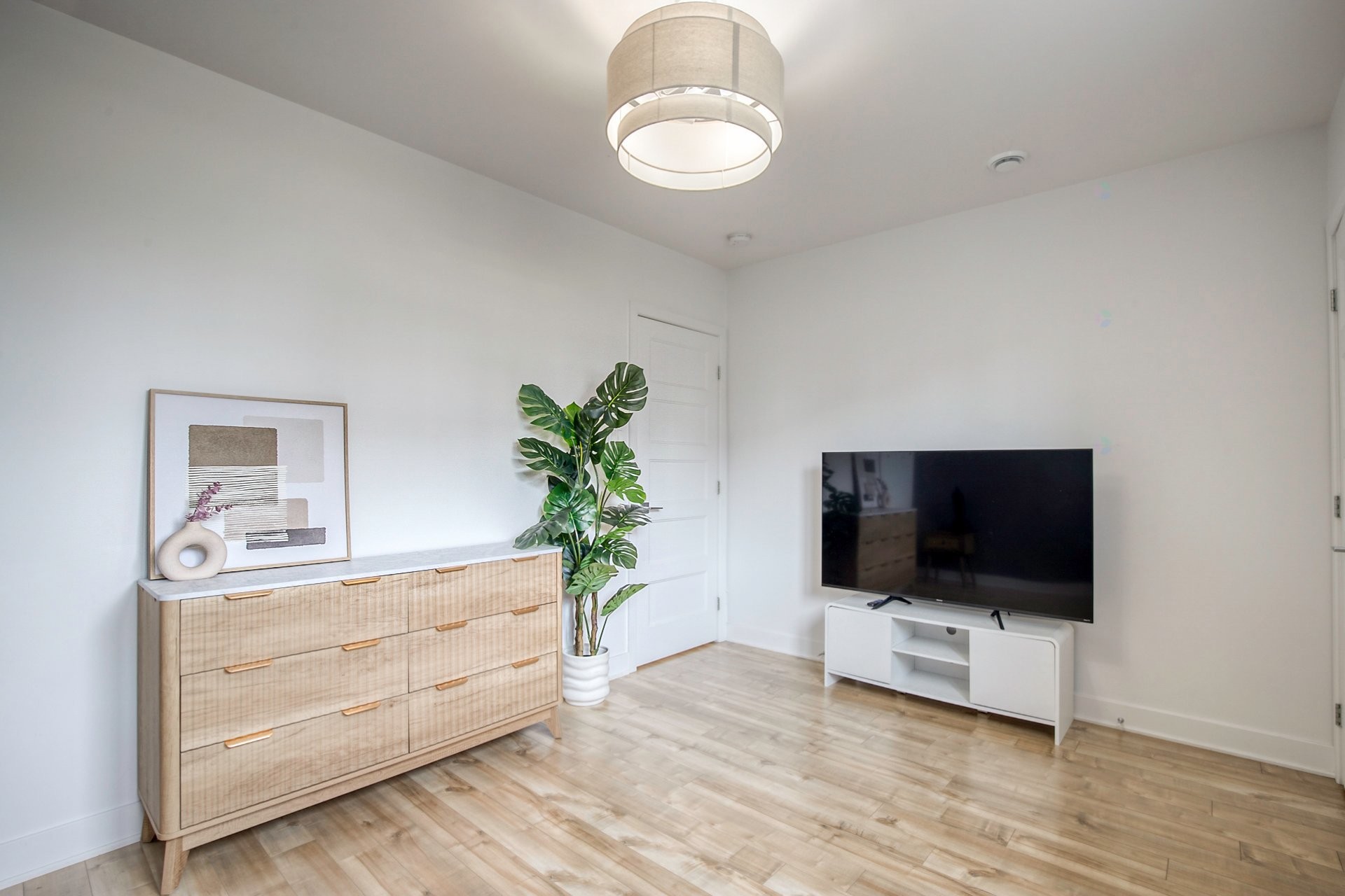 









120


Rue Bella

,
Saint-Jean-sur-Richelieu,




QC
J2X4Y6

