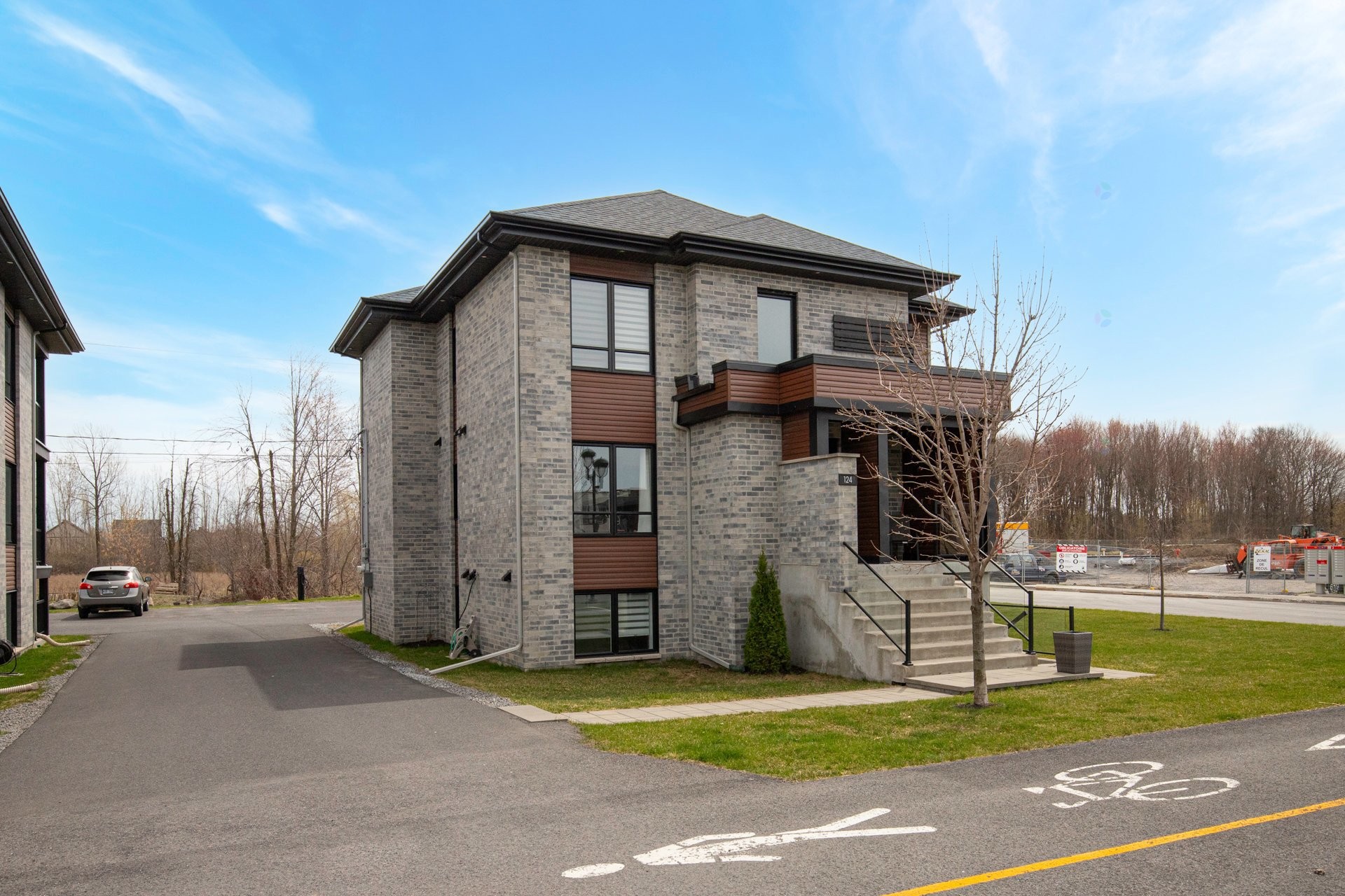 









120


Rue Bella

,
Saint-Jean-sur-Richelieu,




QC
J2X4Y6

