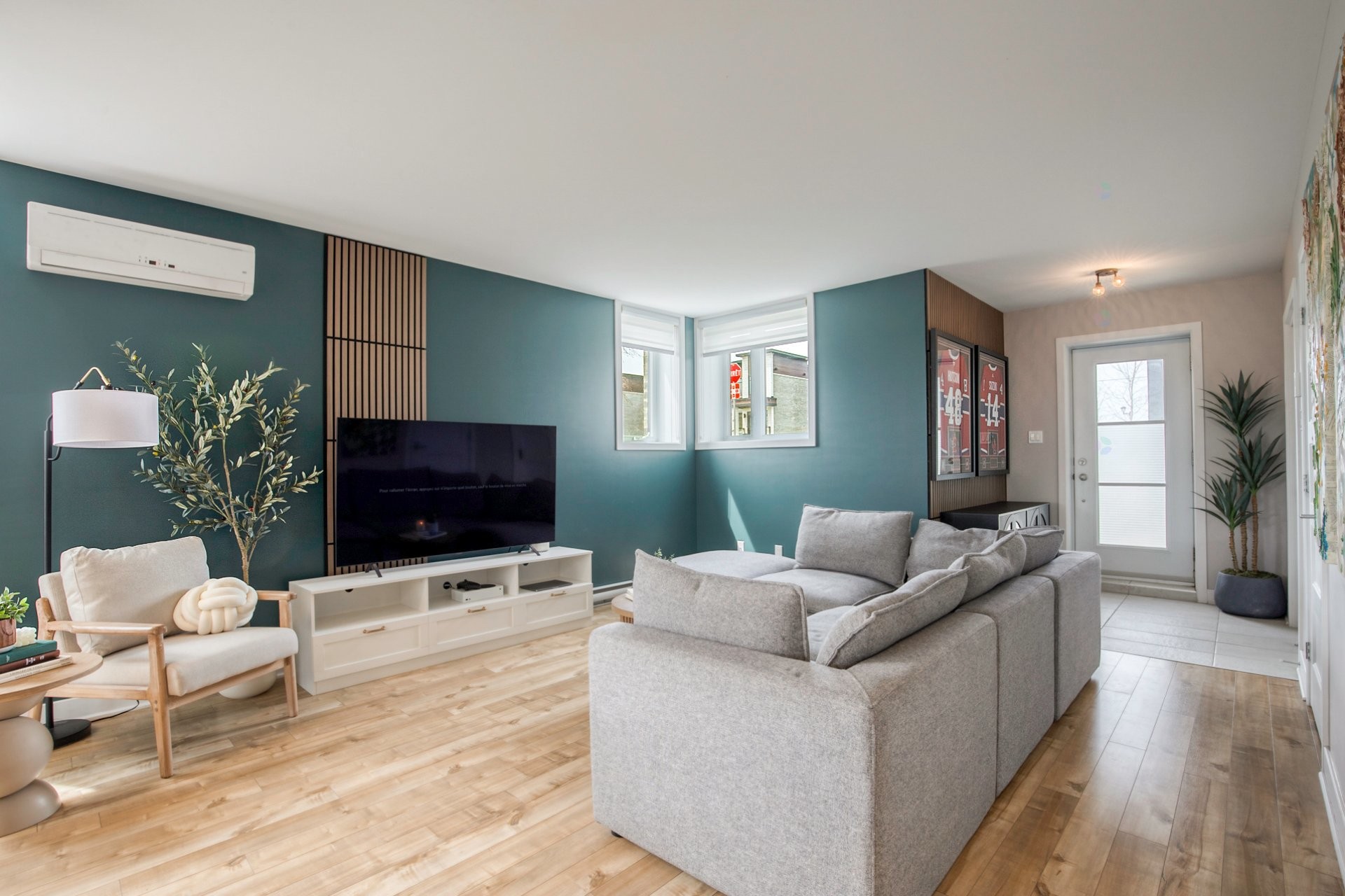 









120


Rue Bella

,
Saint-Jean-sur-Richelieu,




QC
J2X4Y6

