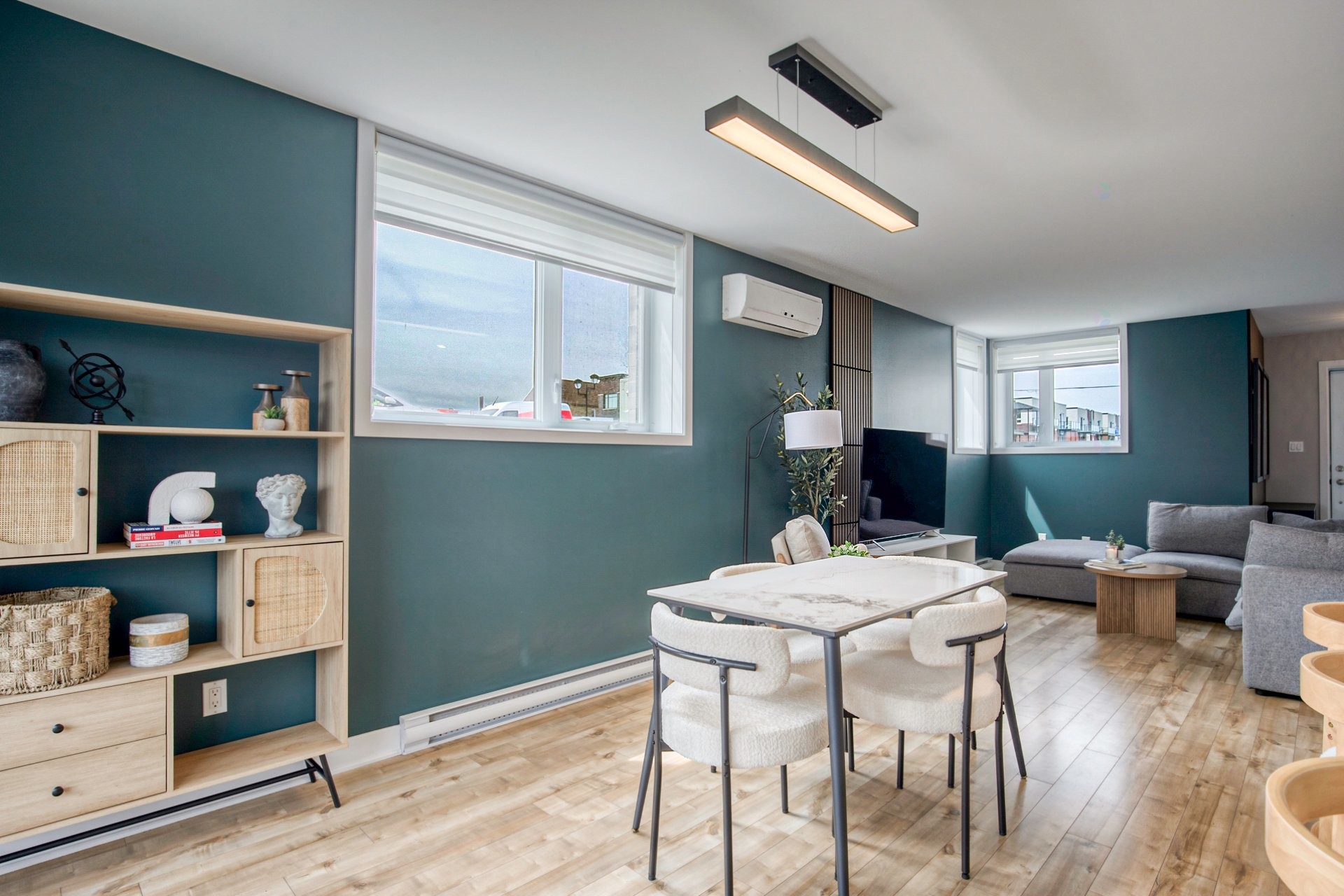 









120


Rue Bella

,
Saint-Jean-sur-Richelieu,




QC
J2X4Y6

