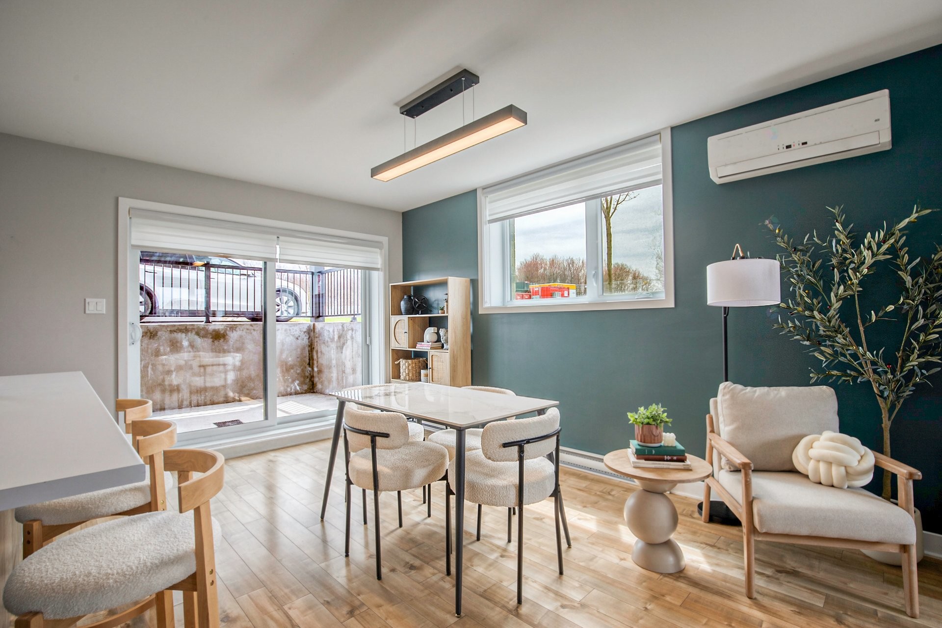 









120


Rue Bella

,
Saint-Jean-sur-Richelieu,




QC
J2X4Y6

