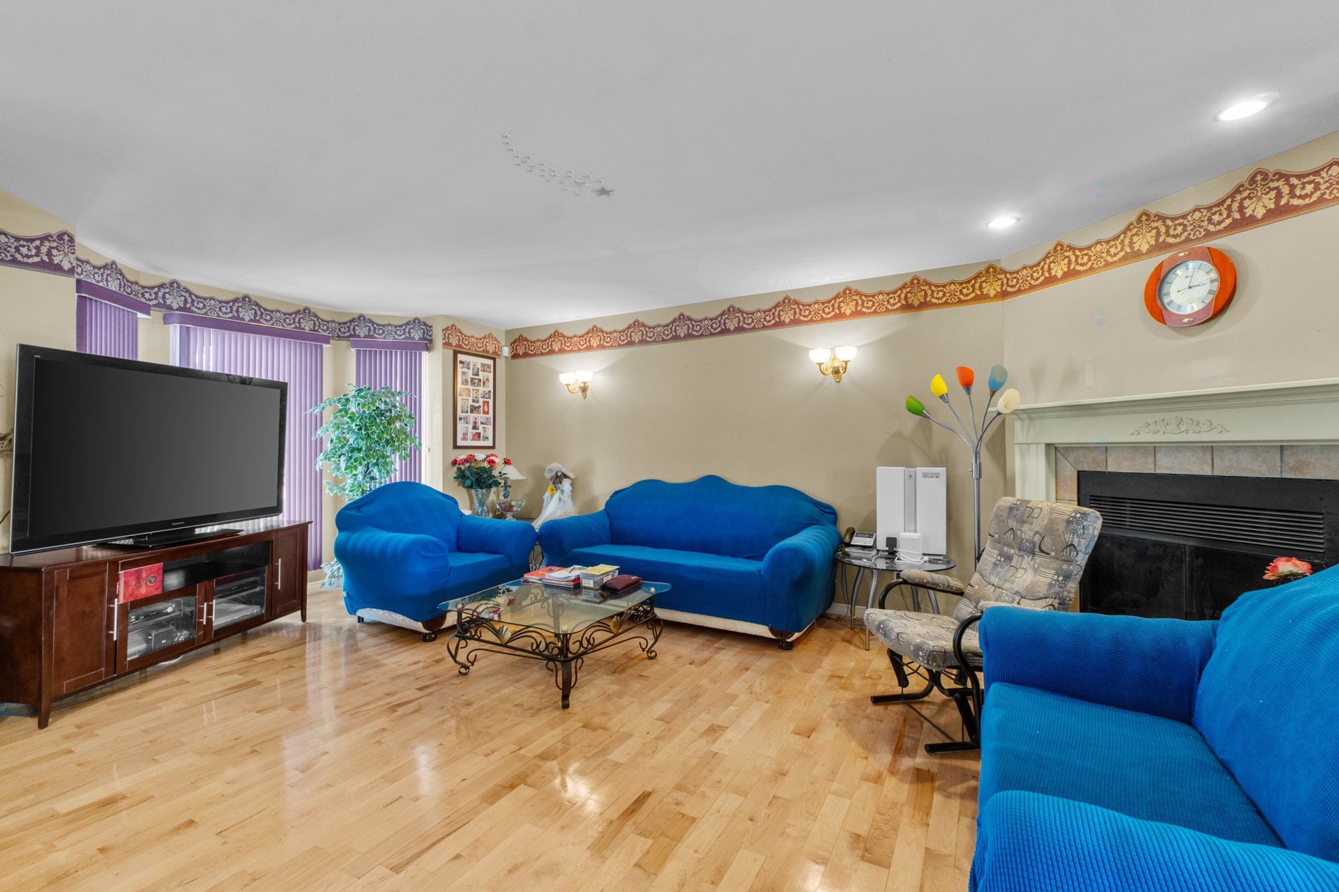 









6848


Rue Henri-Julien

,
Laval (Sainte-Rose),




QC
H7L5X7


