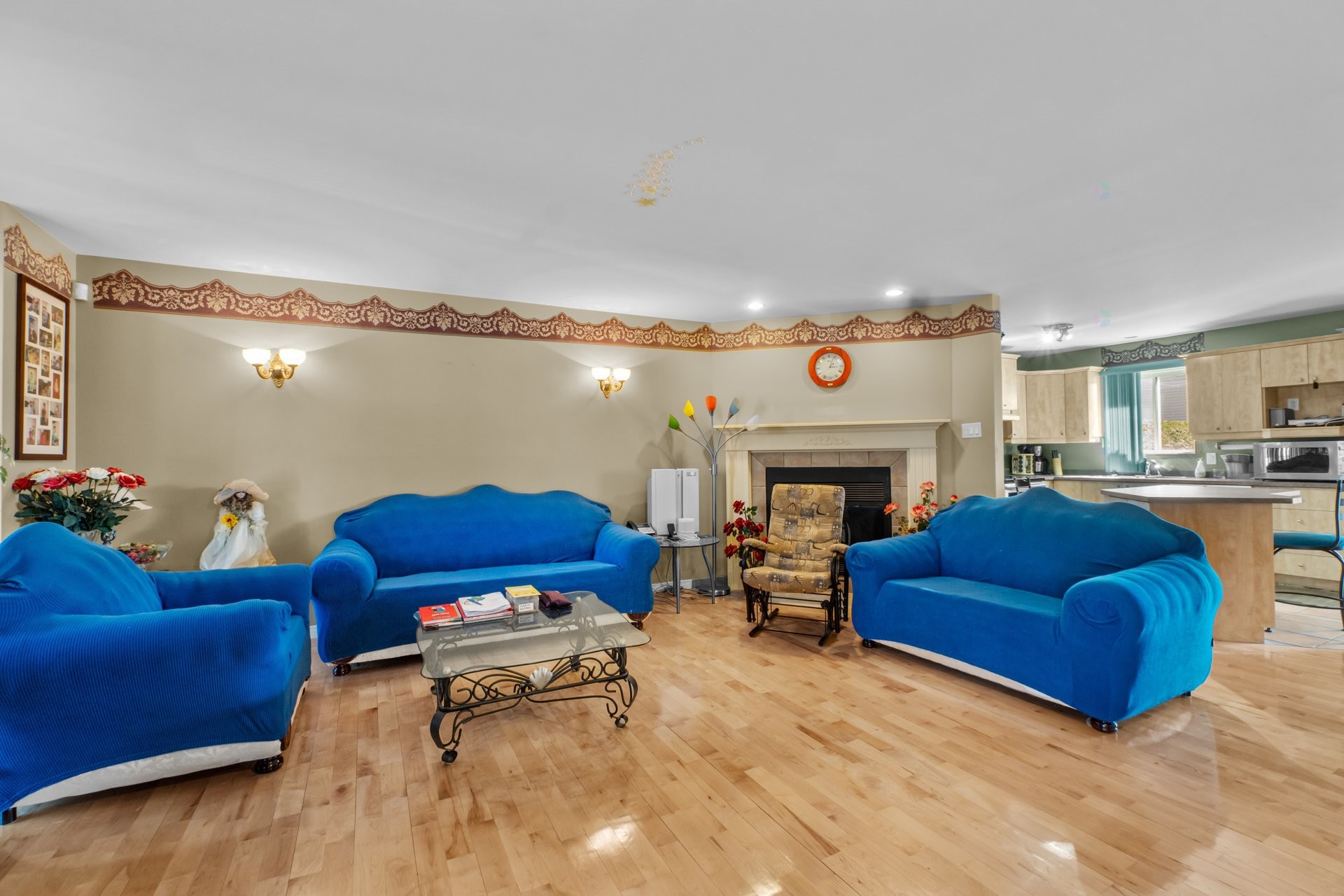 









6848


Rue Henri-Julien

,
Laval (Sainte-Rose),




QC
H7L5X7

