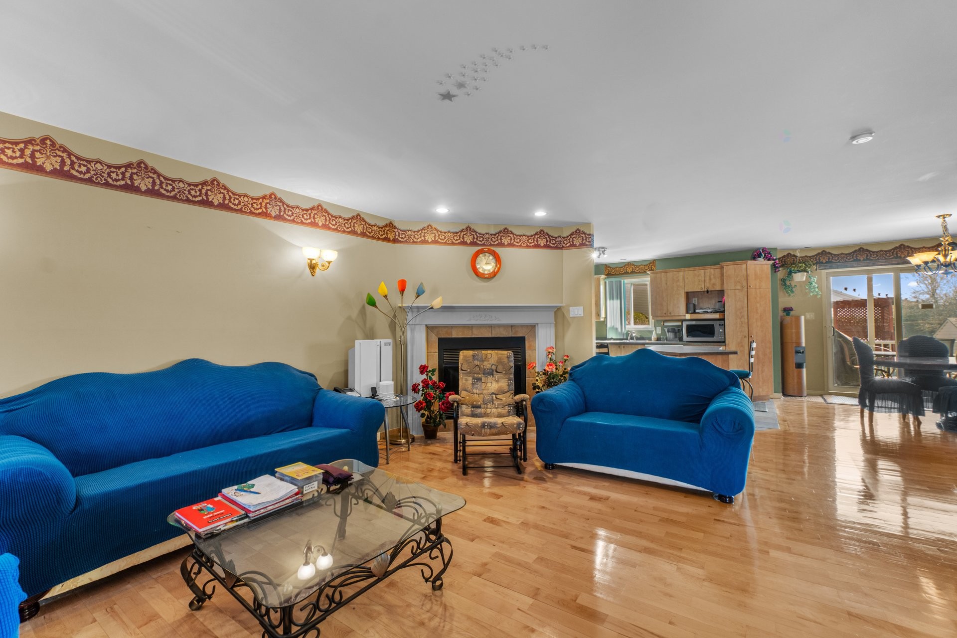 









6848


Rue Henri-Julien

,
Laval (Sainte-Rose),




QC
H7L5X7

