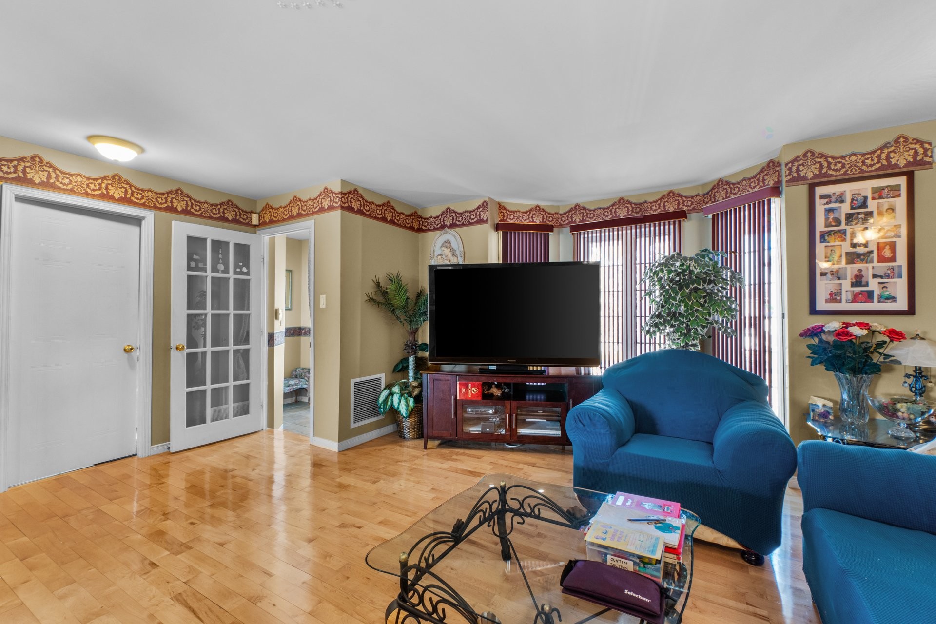 









6848


Rue Henri-Julien

,
Laval (Sainte-Rose),




QC
H7L5X7

