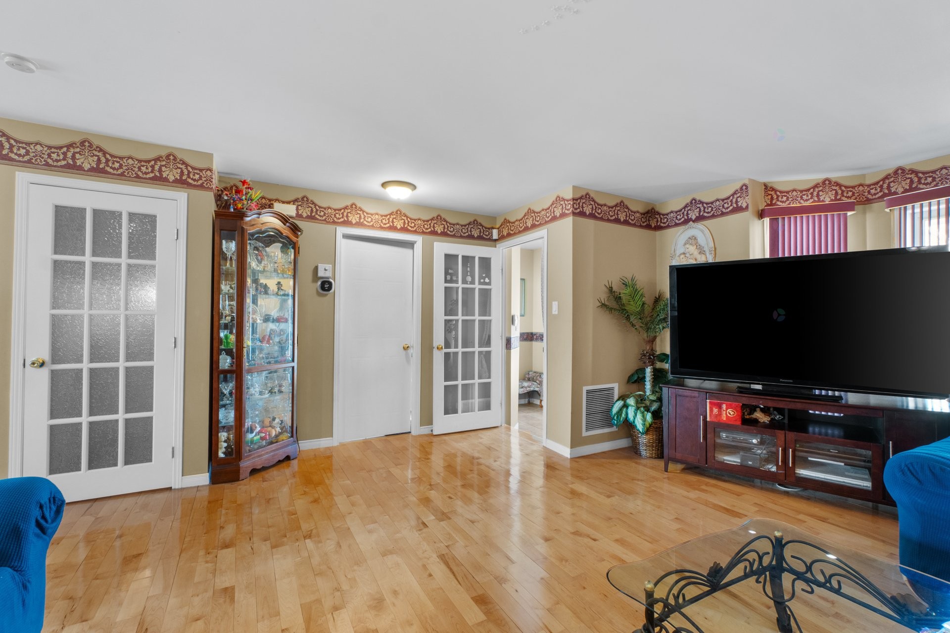 









6848


Rue Henri-Julien

,
Laval (Sainte-Rose),




QC
H7L5X7

