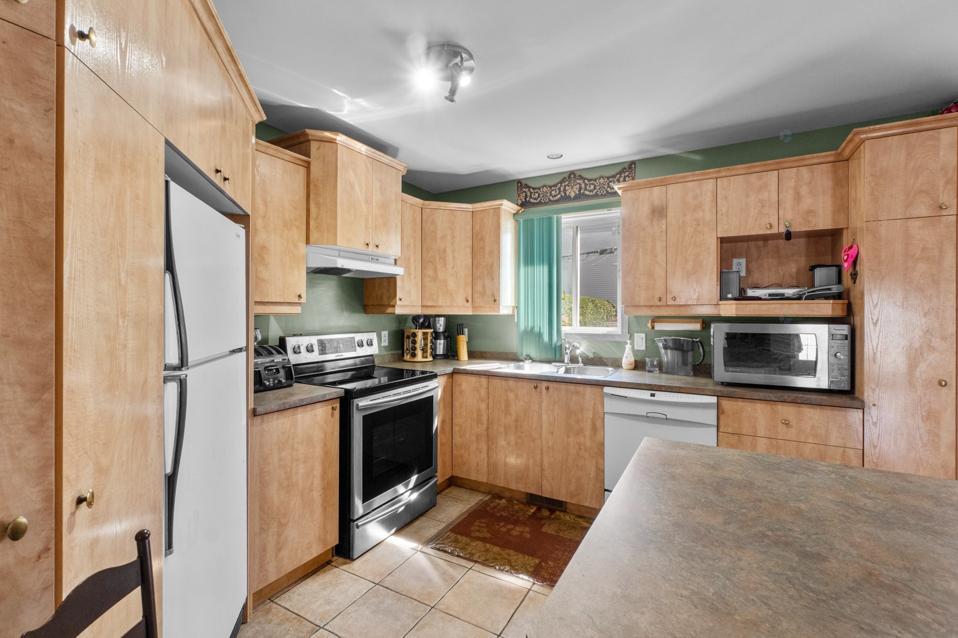 









6848


Rue Henri-Julien

,
Laval (Sainte-Rose),




QC
H7L5X7

