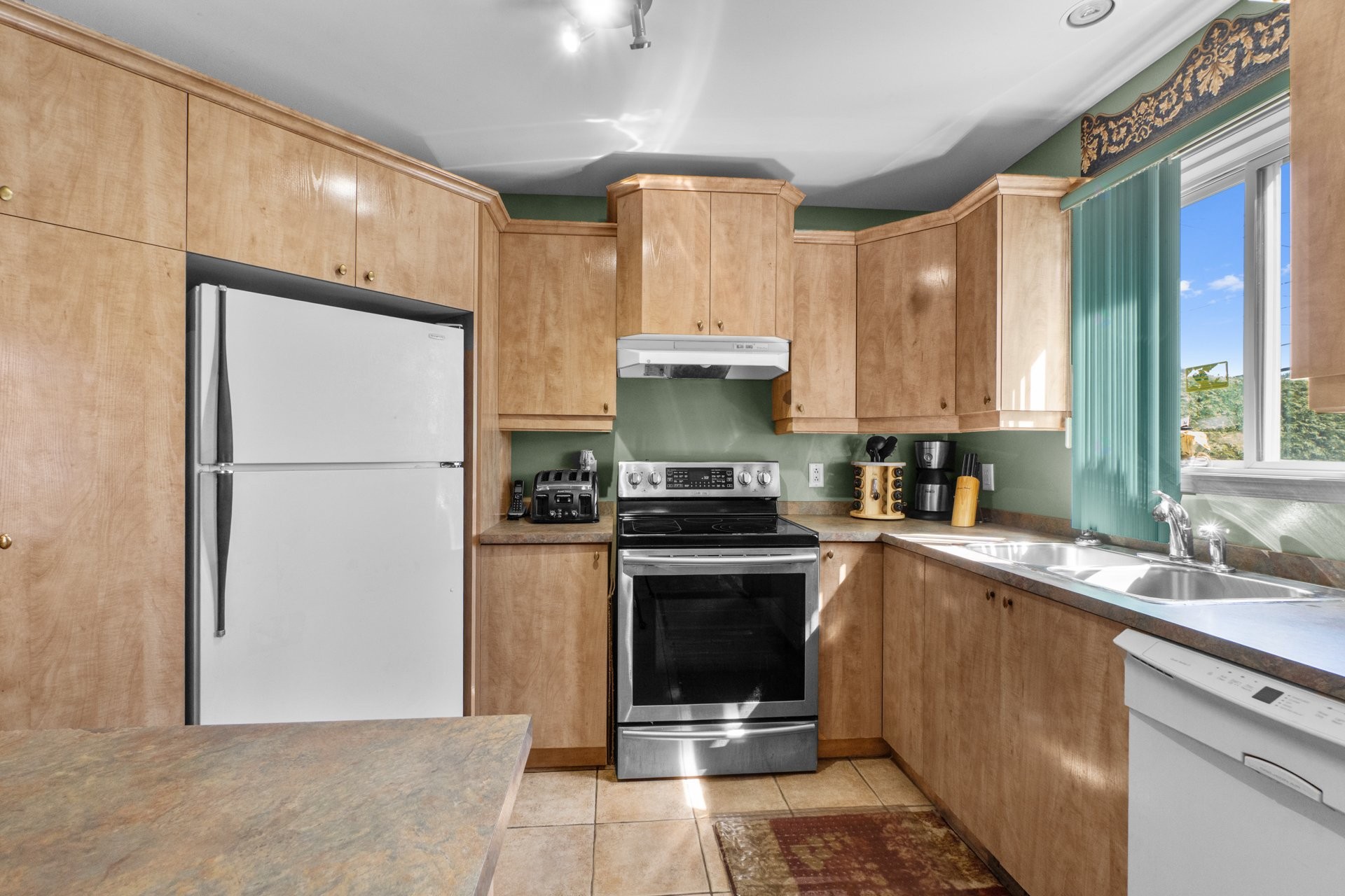 









6848


Rue Henri-Julien

,
Laval (Sainte-Rose),




QC
H7L5X7

