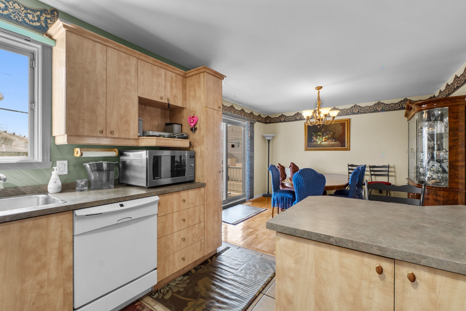 









6848


Rue Henri-Julien

,
Laval (Sainte-Rose),




QC
H7L5X7


