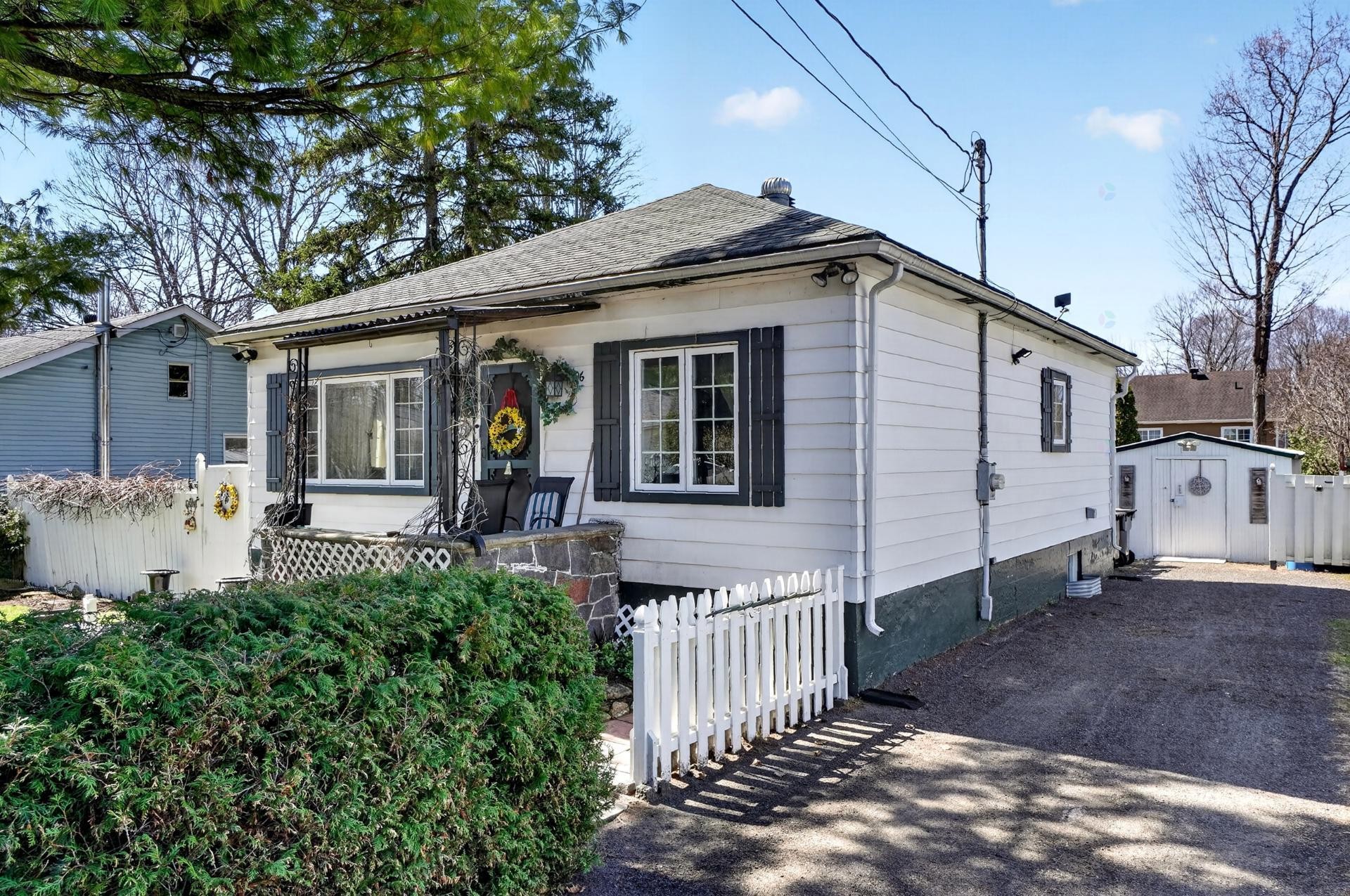 









96


Rue Crescent

,
Deux-Montagnes,




QC
J7R4C4

