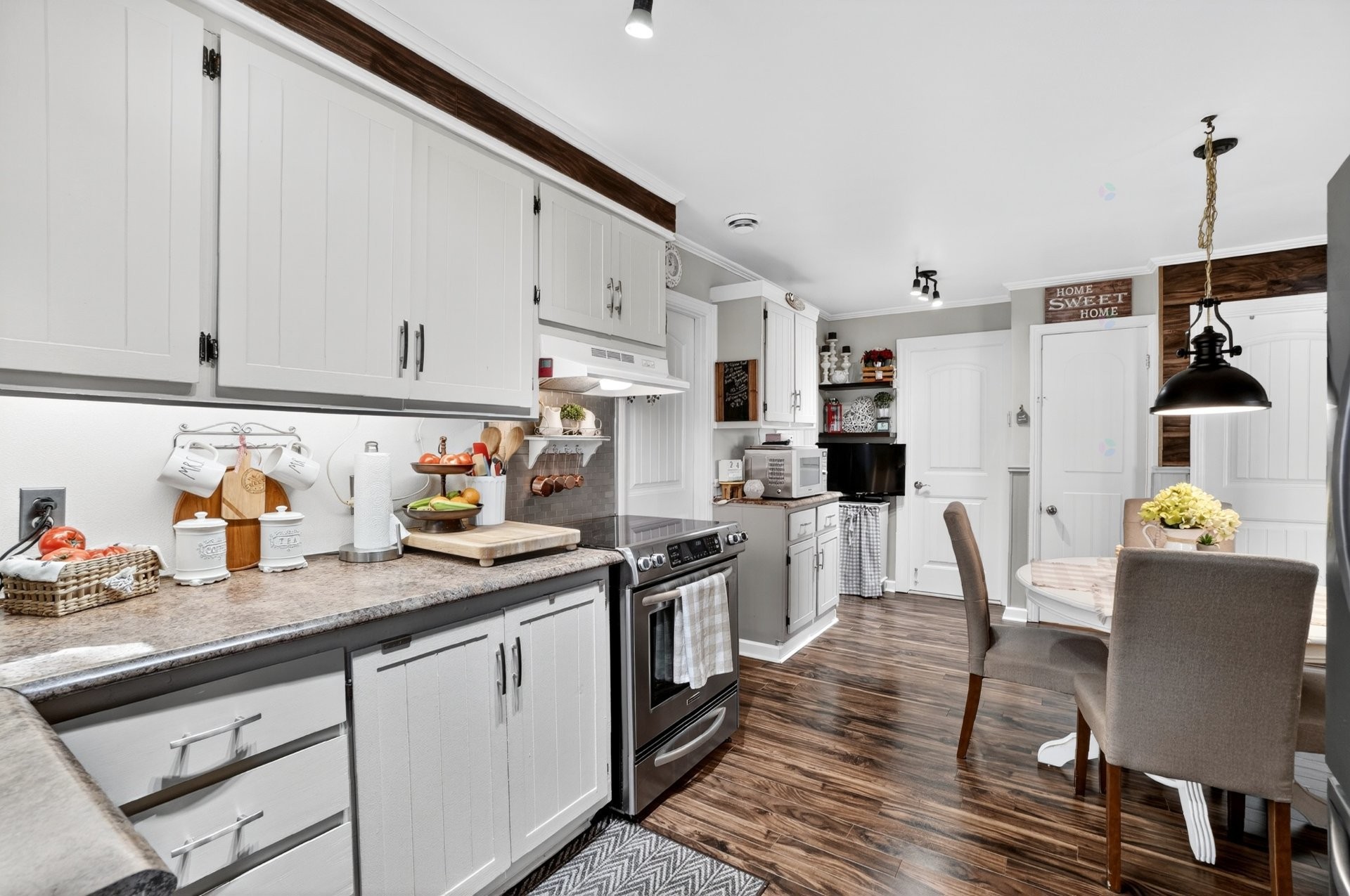 









96


Rue Crescent

,
Deux-Montagnes,




QC
J7R4C4

