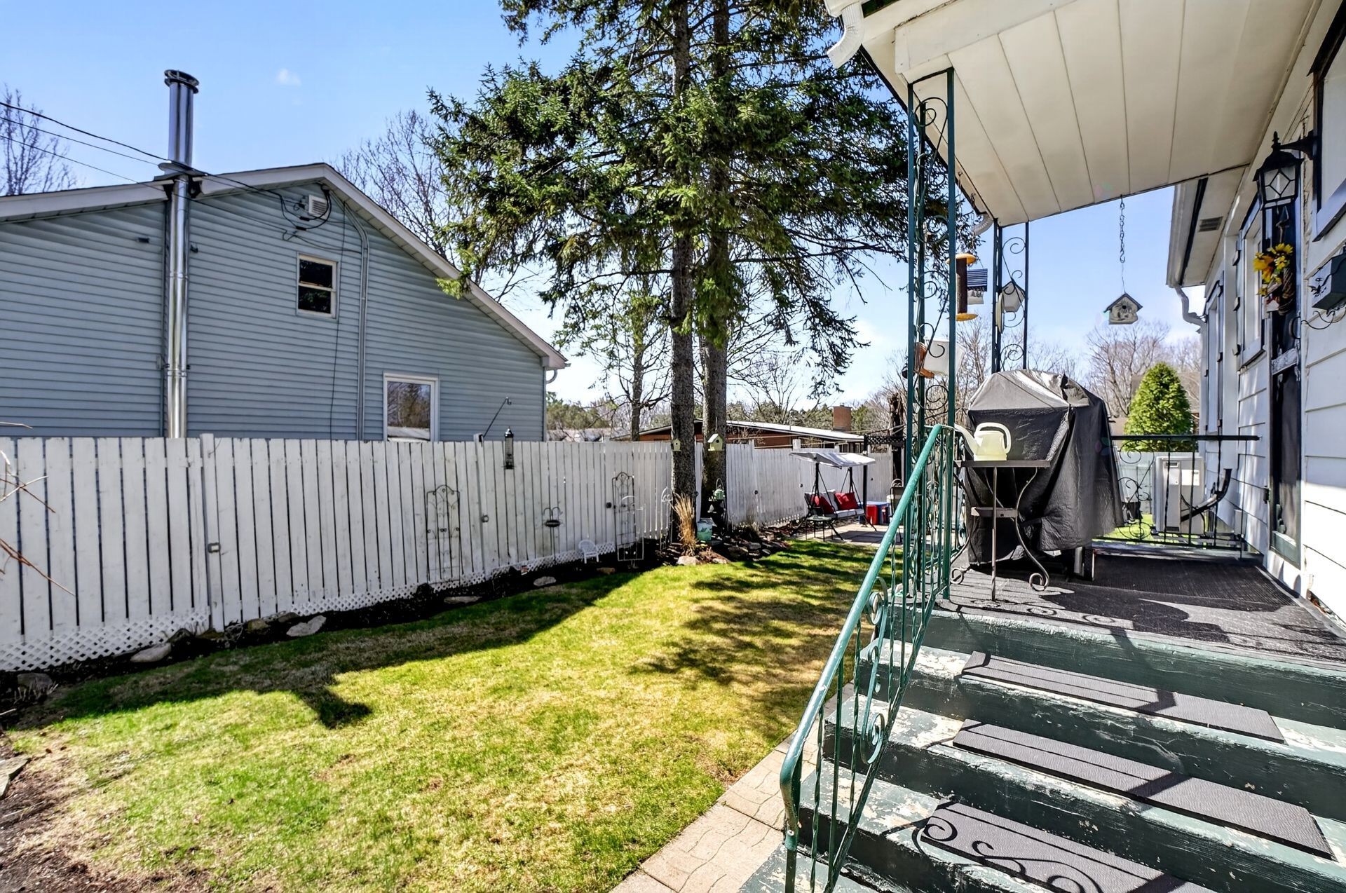 









96


Rue Crescent

,
Deux-Montagnes,




QC
J7R4C4

