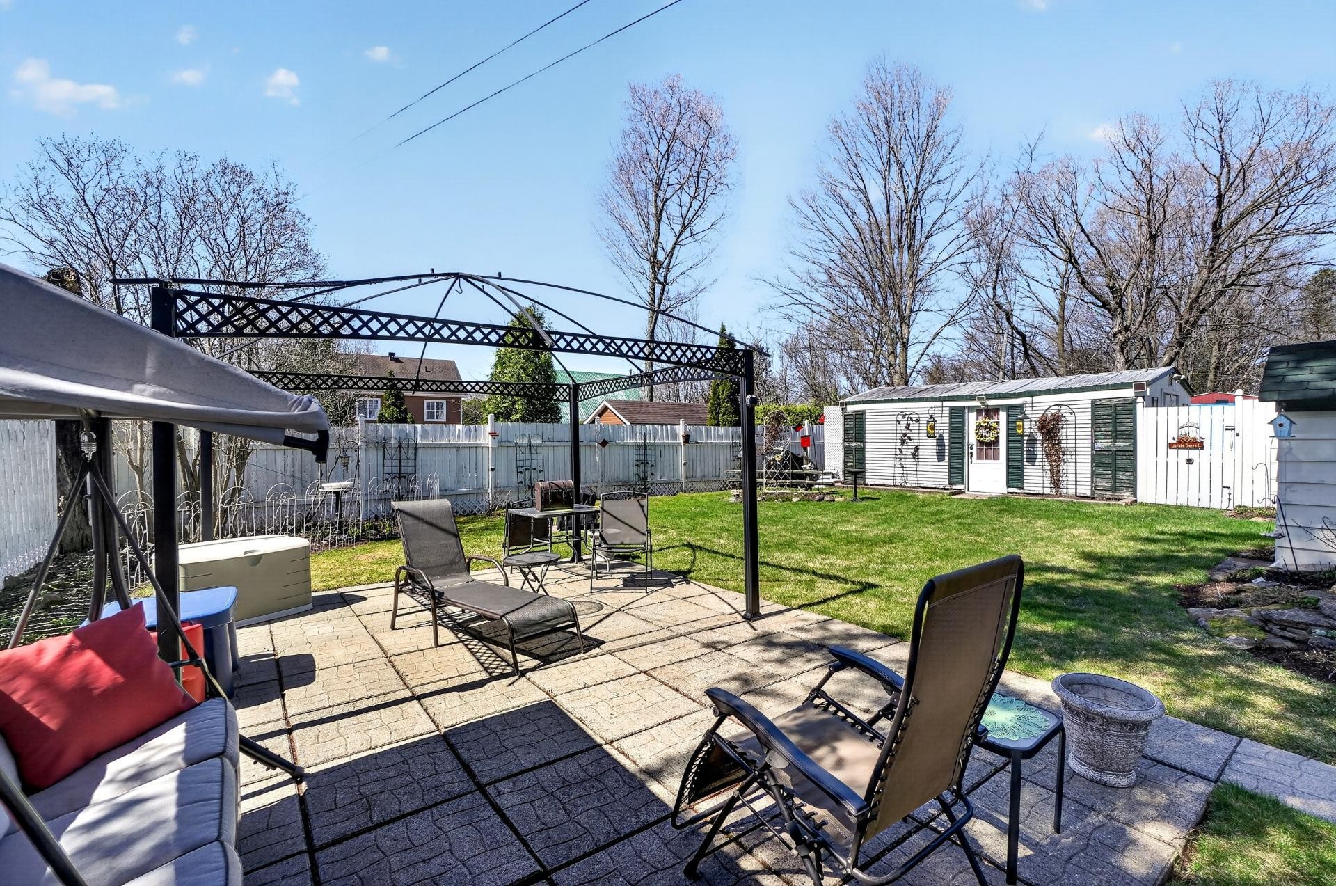 









96


Rue Crescent

,
Deux-Montagnes,




QC
J7R4C4

