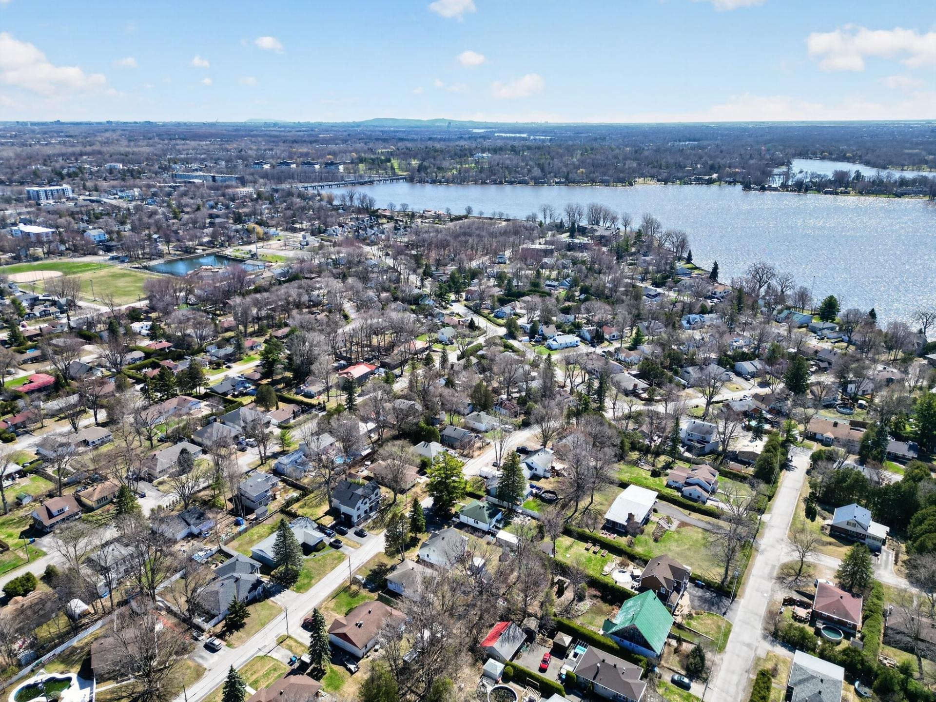 









96


Rue Crescent

,
Deux-Montagnes,




QC
J7R4C4


