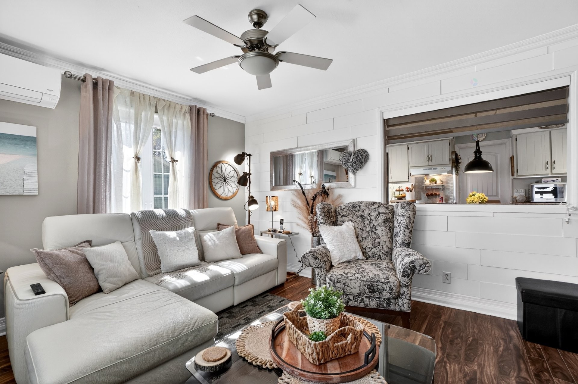 









96


Rue Crescent

,
Deux-Montagnes,




QC
J7R4C4

