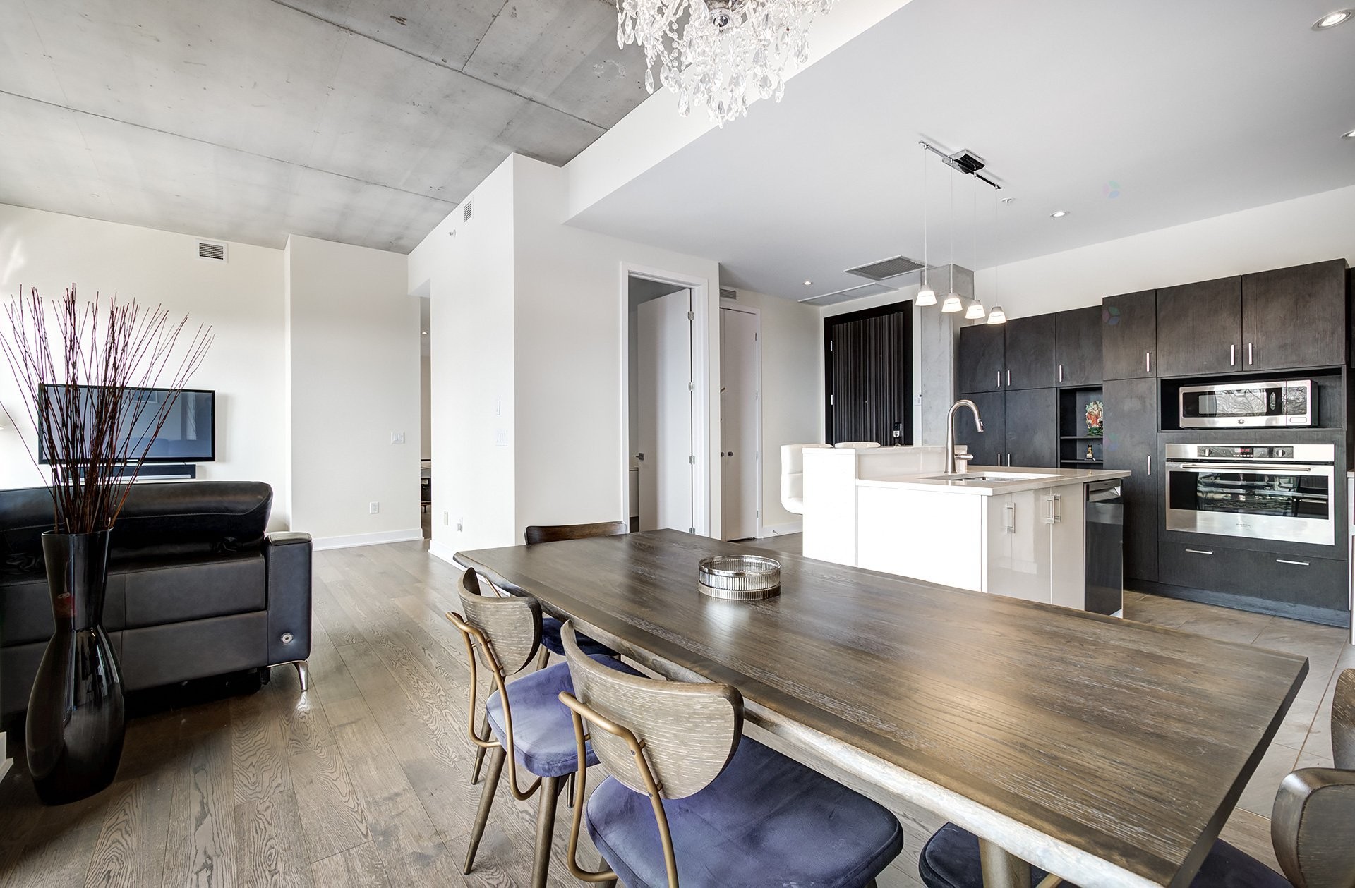 









175


Av. Metcalfe

, 410,
Westmount,




QC
H3Z2H5

