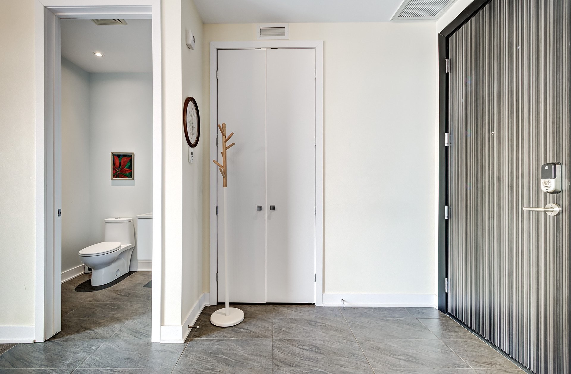 









175


Av. Metcalfe

, 410,
Westmount,




QC
H3Z2H5

