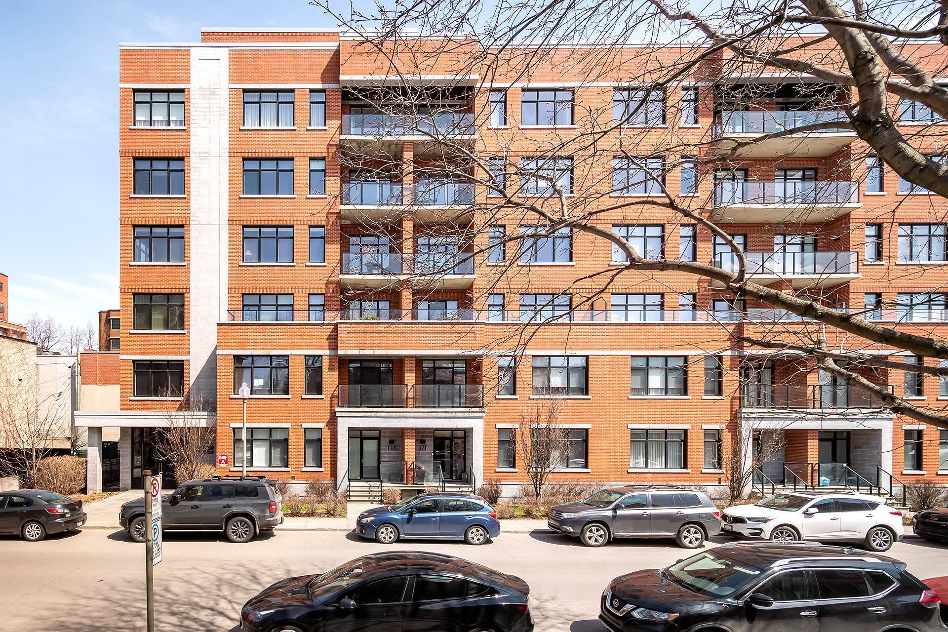 









175


Av. Metcalfe

, 410,
Westmount,




QC
H3Z2H5

