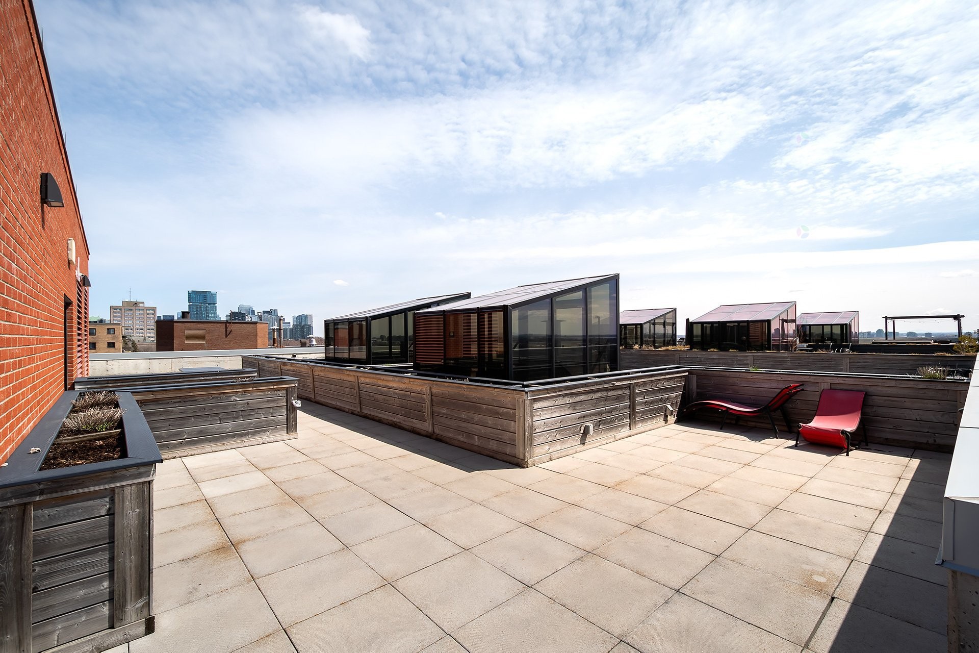 









175


Av. Metcalfe

, 410,
Westmount,




QC
H3Z2H5

