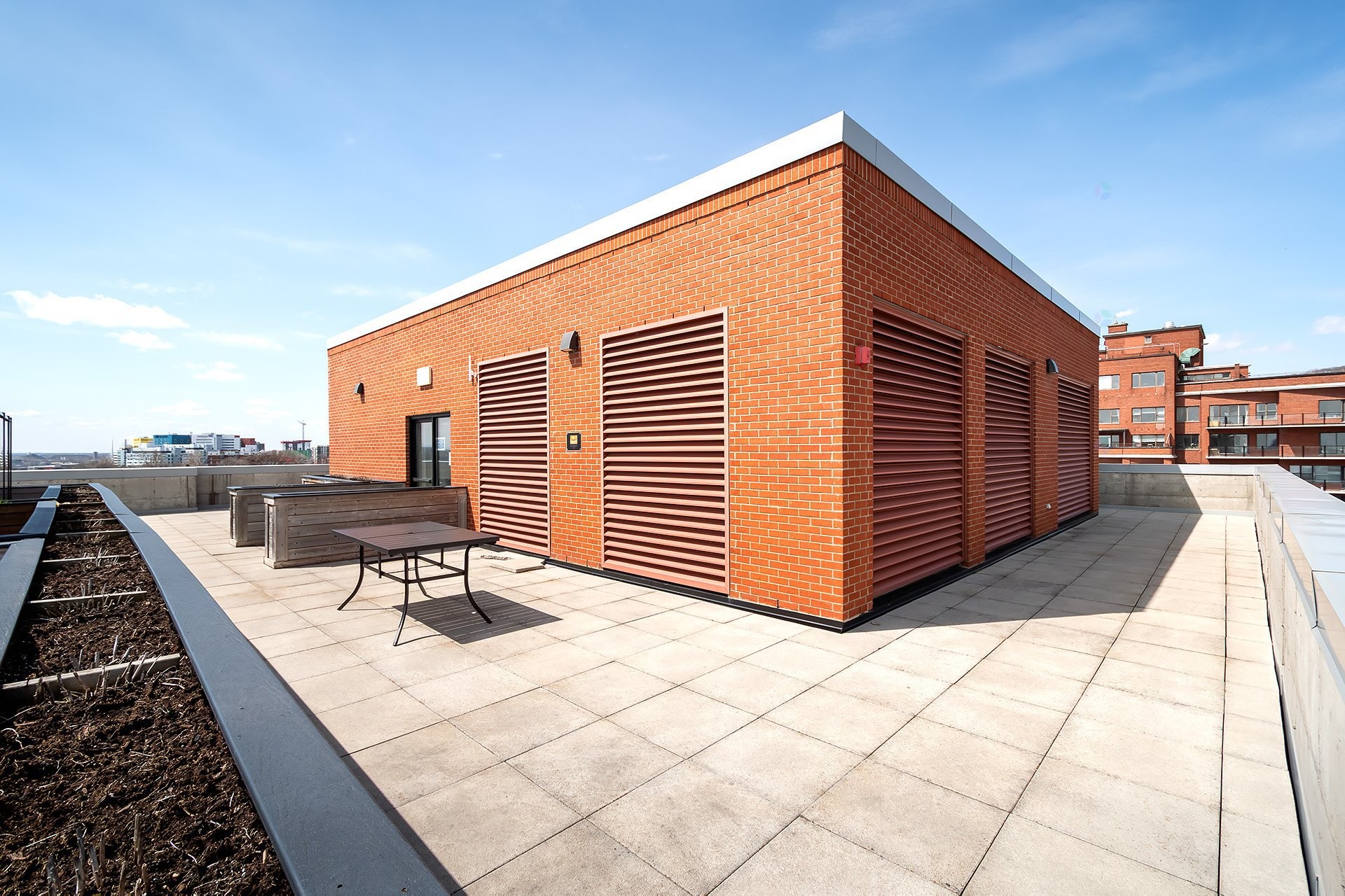 









175


Av. Metcalfe

, 410,
Westmount,




QC
H3Z2H5

