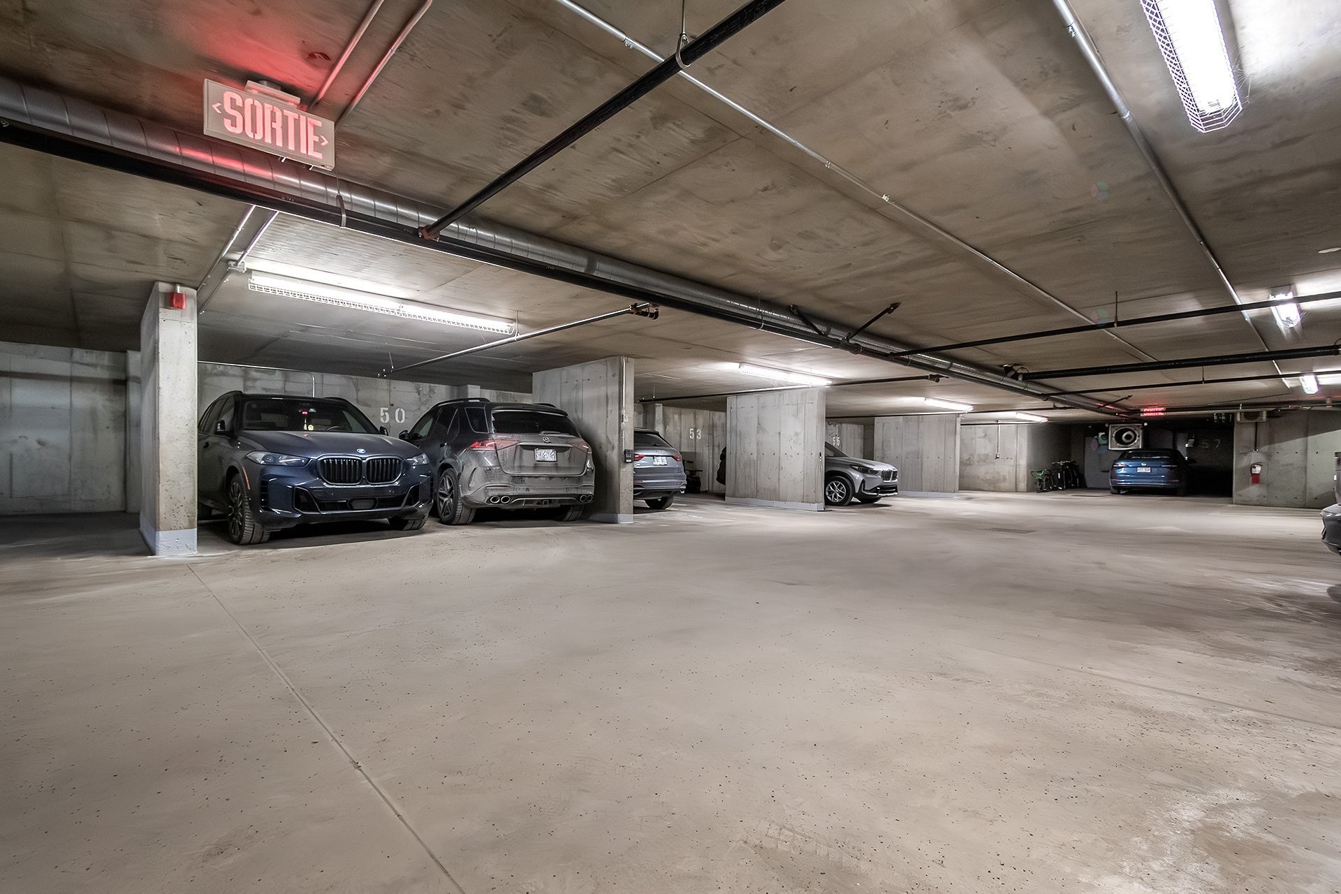 









175


Av. Metcalfe

, 410,
Westmount,




QC
H3Z2H5

