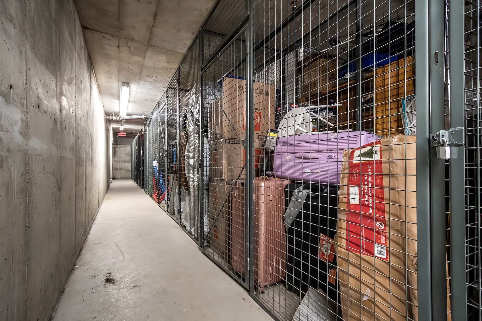 









175


Av. Metcalfe

, 410,
Westmount,




QC
H3Z2H5

