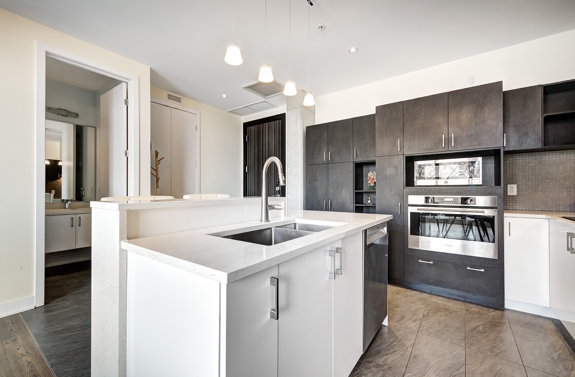 









175


Av. Metcalfe

, 410,
Westmount,




QC
H3Z2H5

