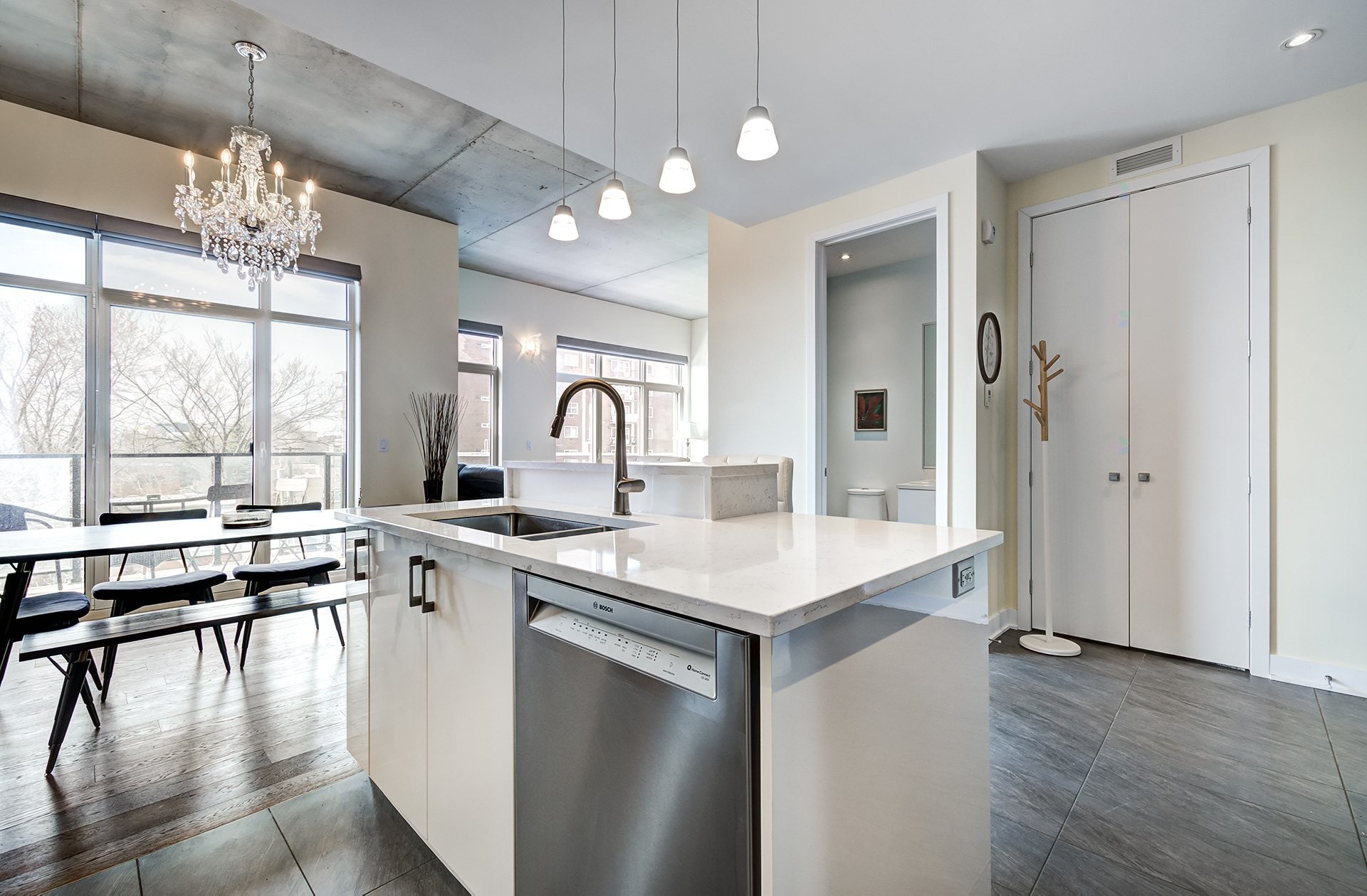 









175


Av. Metcalfe

, 410,
Westmount,




QC
H3Z2H5

