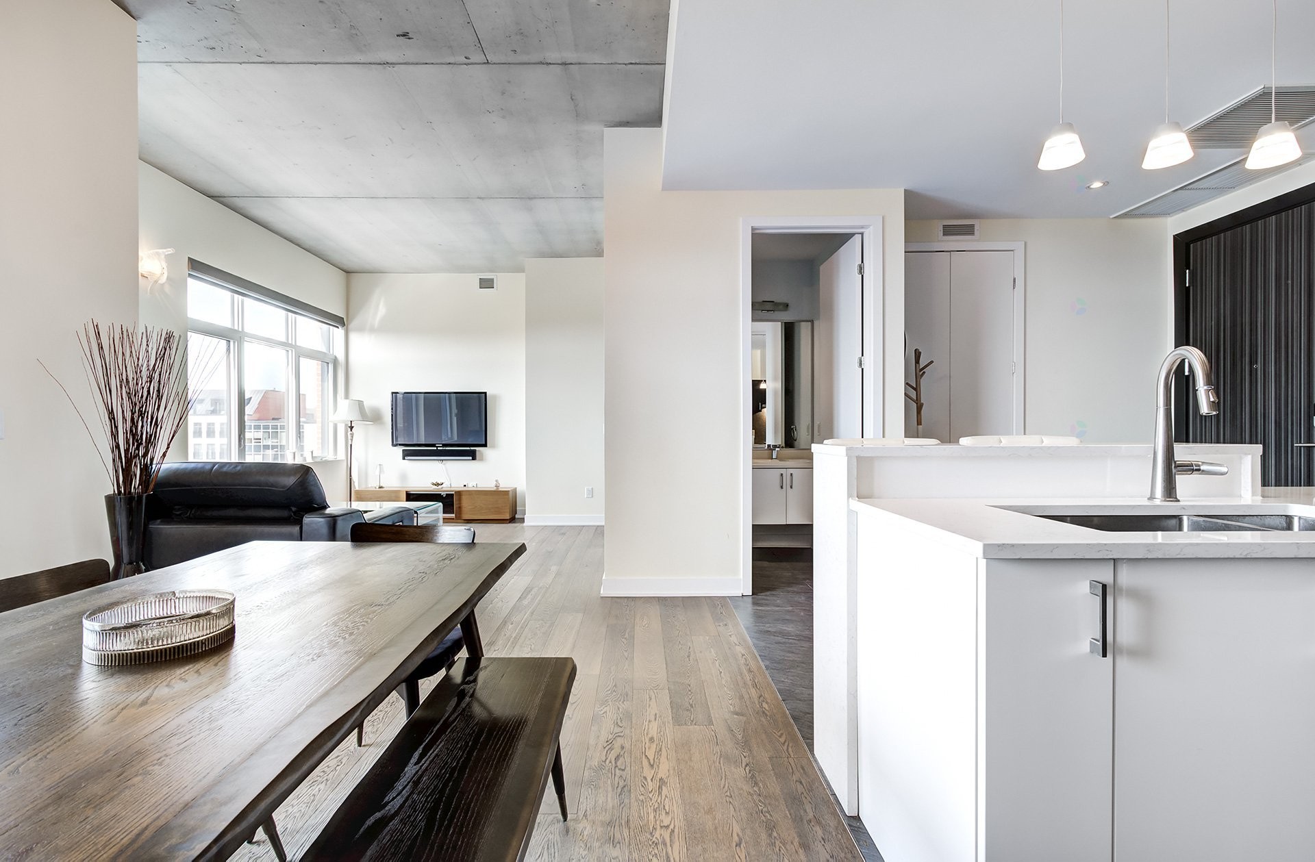 









175


Av. Metcalfe

, 410,
Westmount,




QC
H3Z2H5

