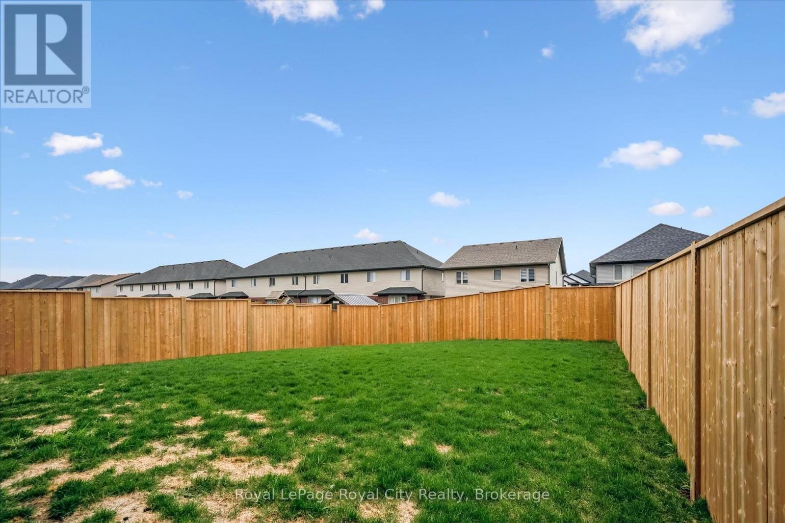 












203 SCHMIDT DRIVE

,
Wellington North (Arthur),




Ontario
N0G1A0

