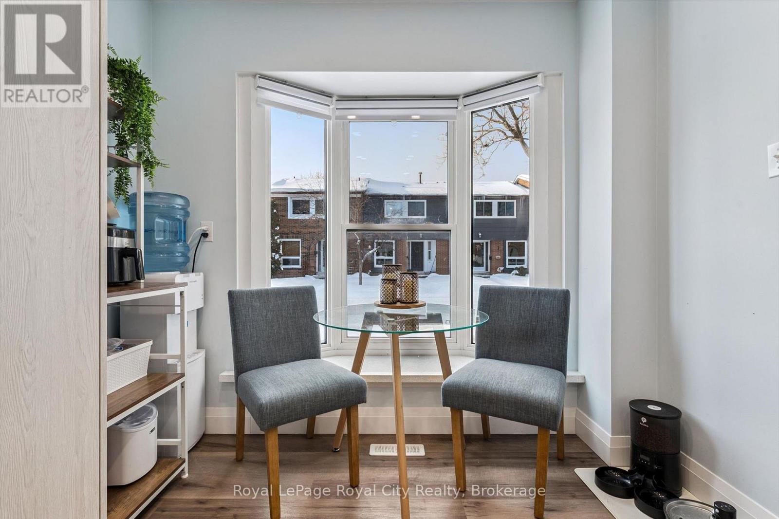 












30 - 121 BAGOT STREET

,
Guelph (Junction/Onward Willow),




Ontario
N1H5T8

