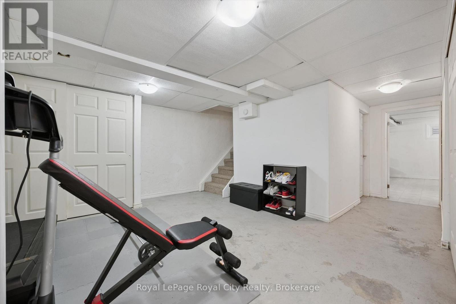 












30 - 121 BAGOT STREET

,
Guelph (Junction/Onward Willow),




Ontario
N1H5T8

