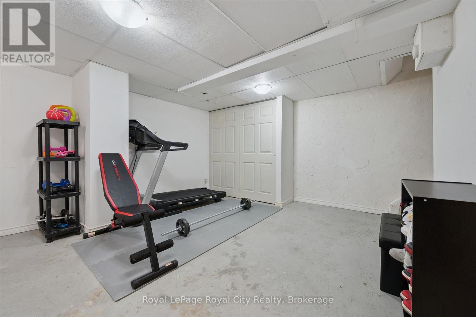 












30 - 121 BAGOT STREET

,
Guelph (Junction/Onward Willow),




Ontario
N1H5T8

