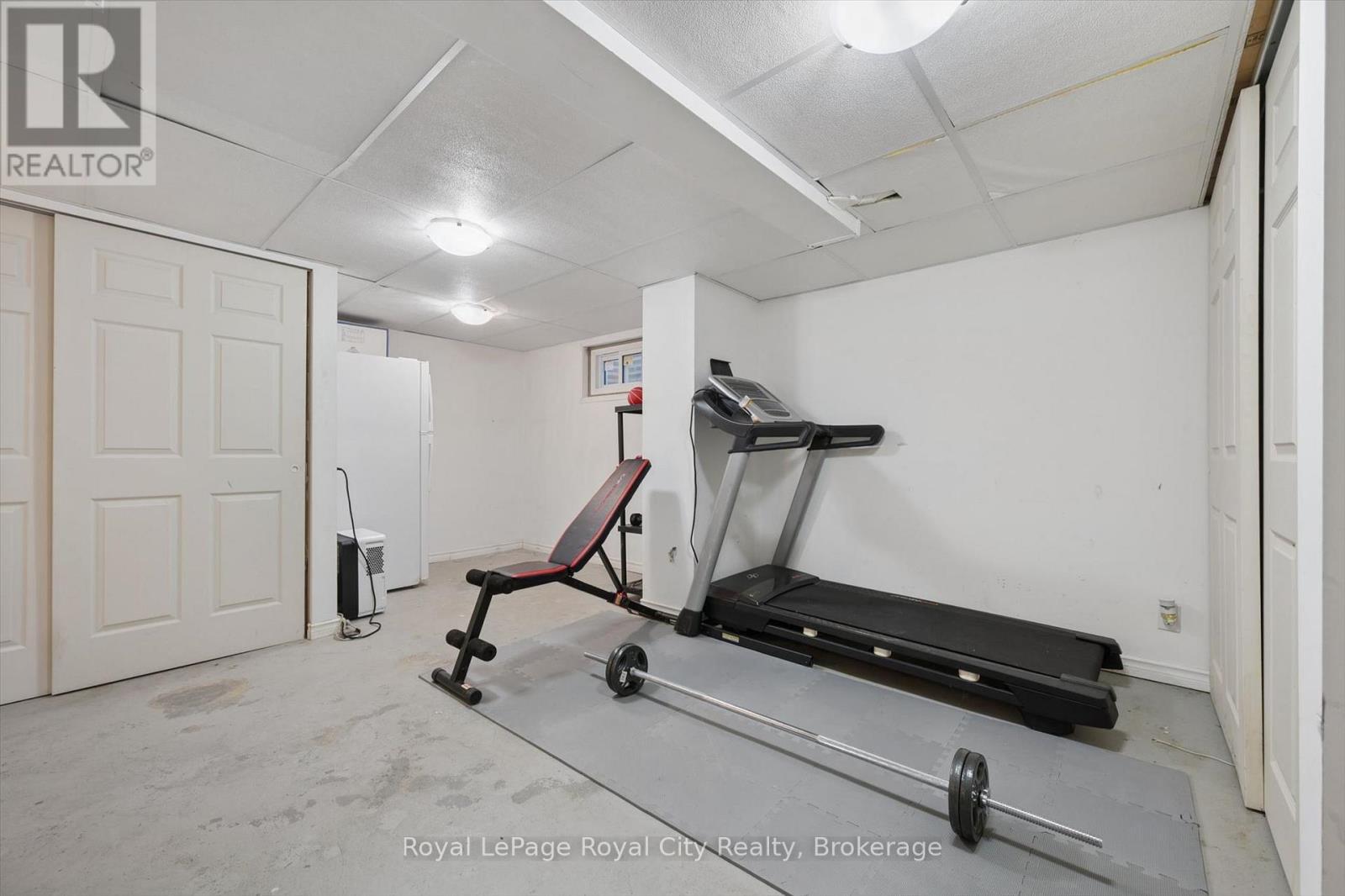 












30 - 121 BAGOT STREET

,
Guelph (Junction/Onward Willow),




Ontario
N1H5T8

