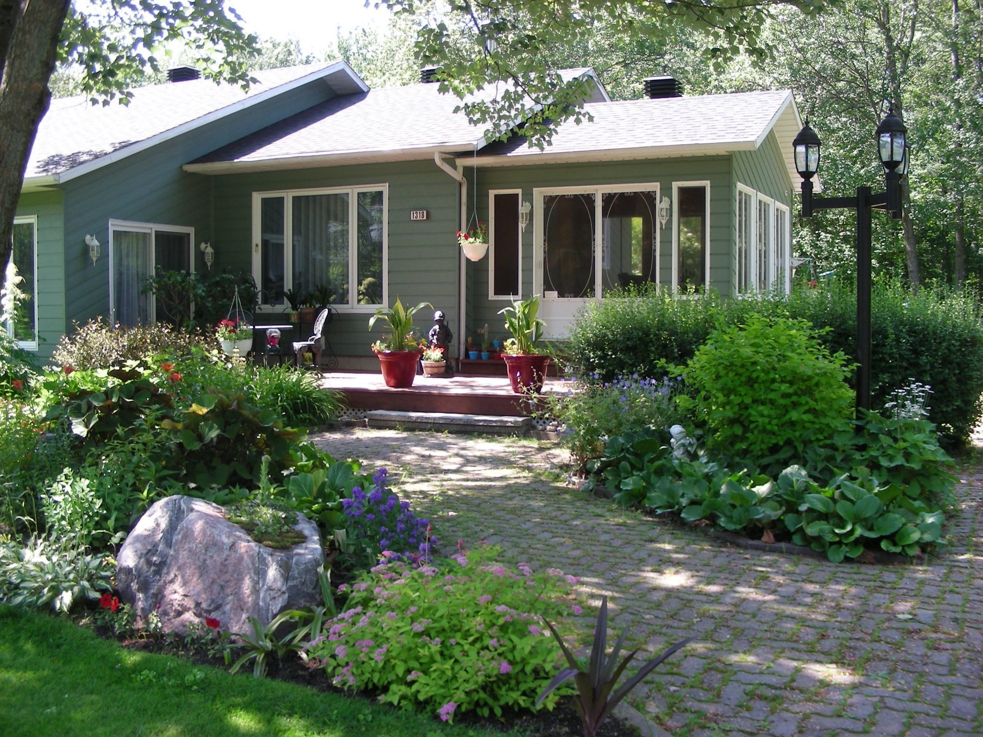 









1318


Route Bécar

,
Lévis (Les Chutes-de-la-Chaudière-Est),




QC
G6Z2L2

