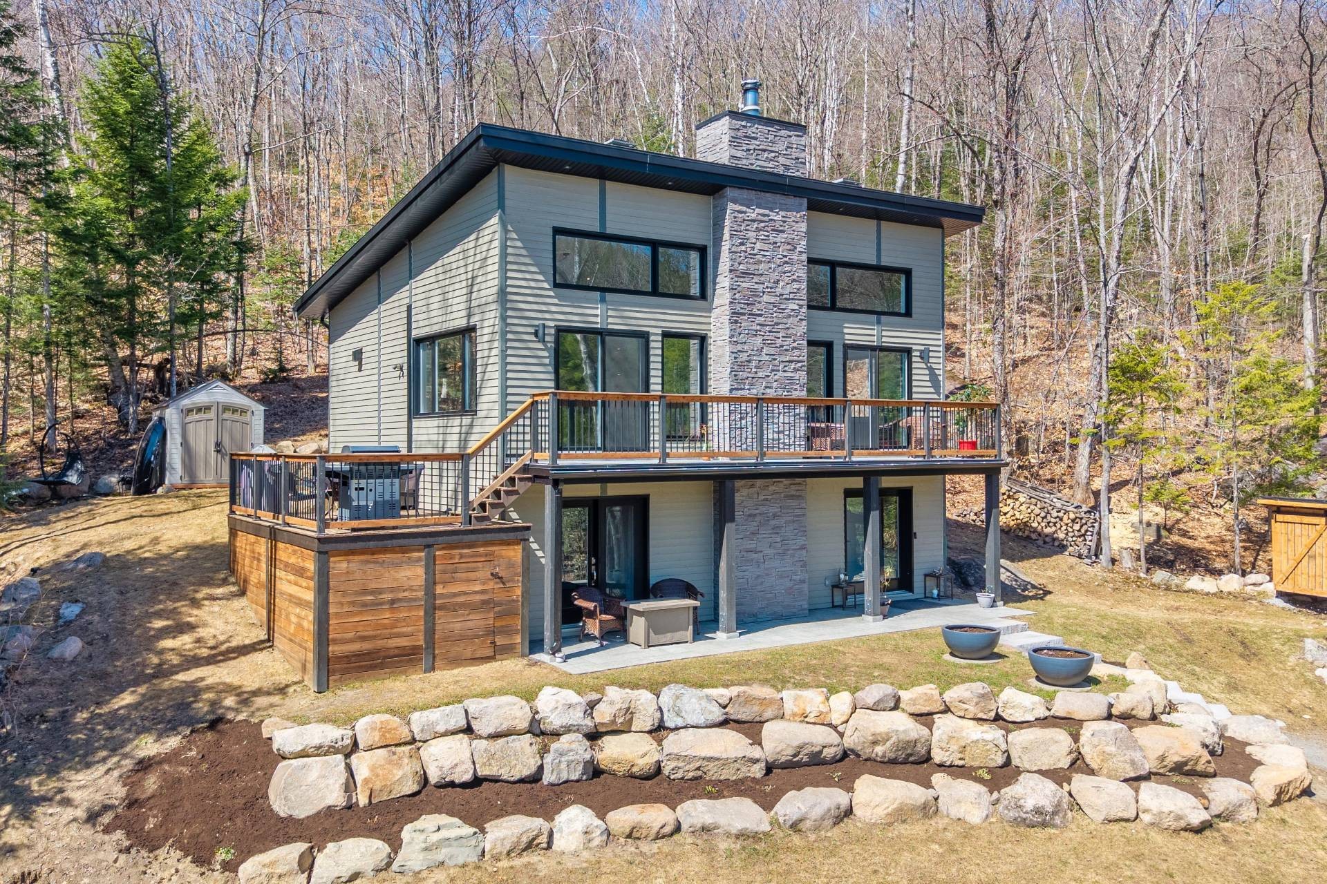 









3732


Ch. du Mont-Sauvage

,
Sainte-Adèle,




QC
J8B2E3

