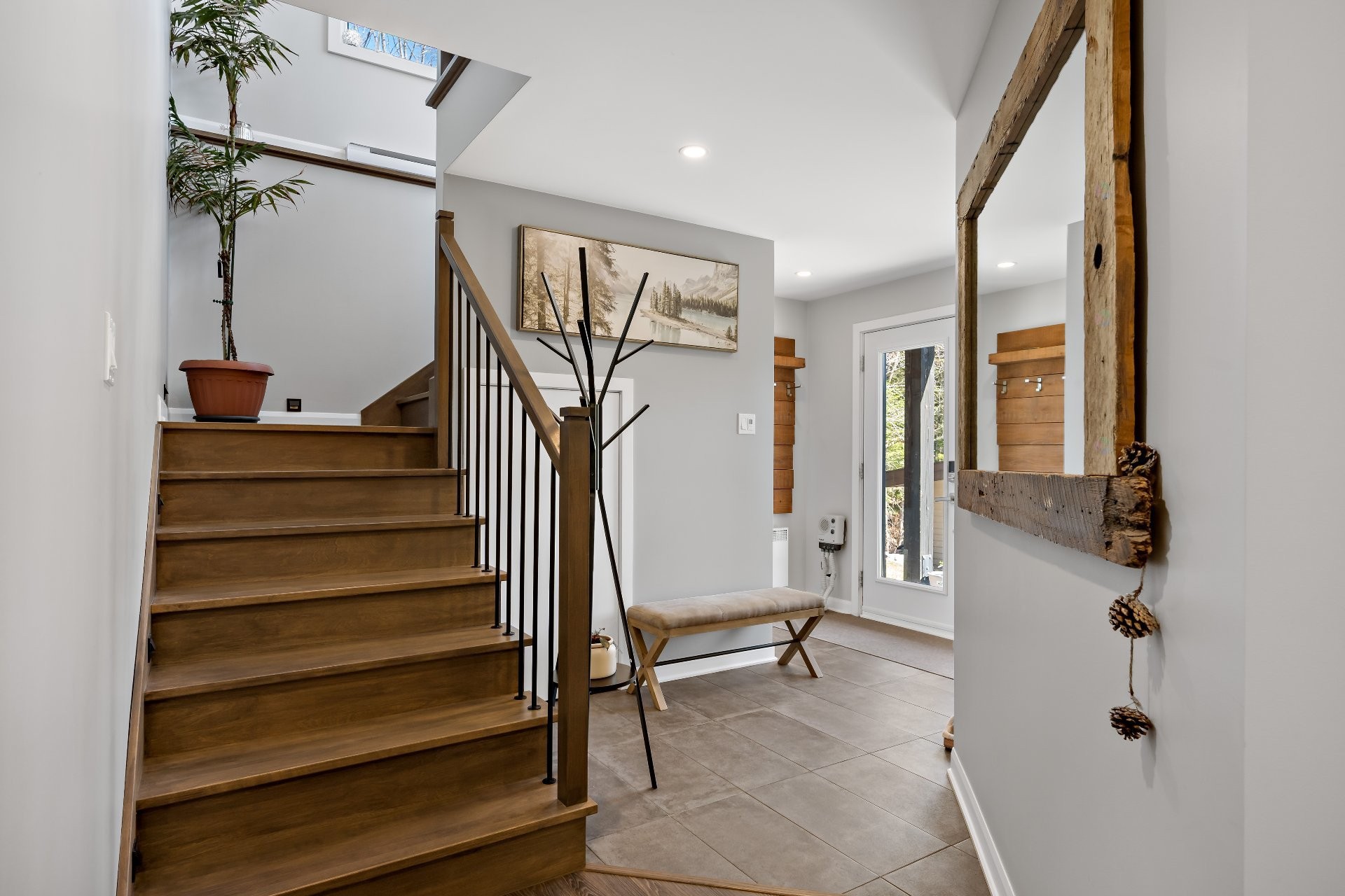 









3732


Ch. du Mont-Sauvage

,
Sainte-Adèle,




QC
J8B2E3

